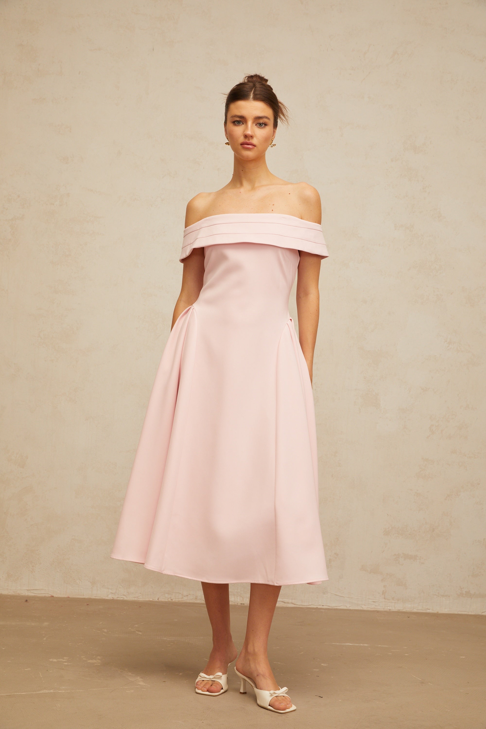 Zélie pink off-shoulder pleated midi dress