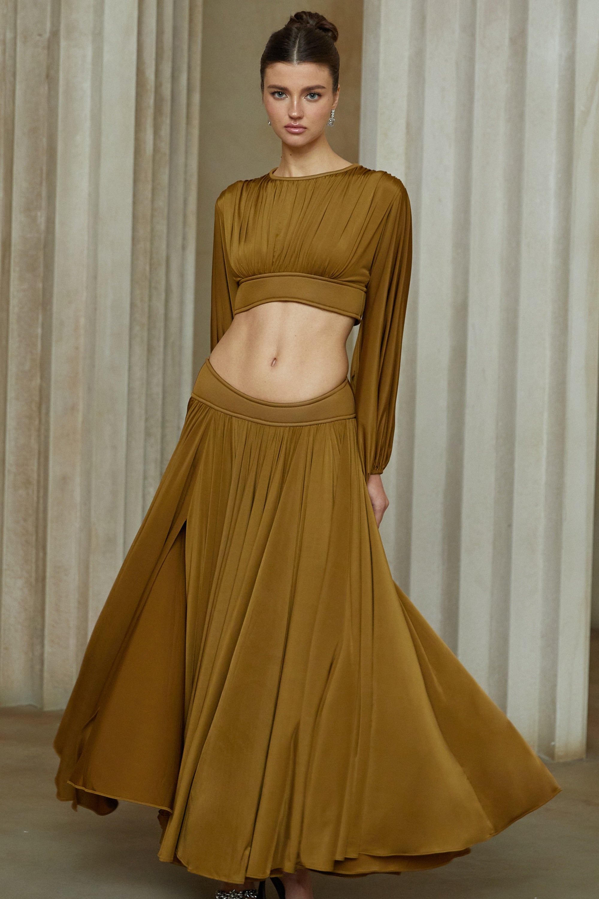 Daphné Brown Fully Pleated Two-Piece Blouse and Skirt Set