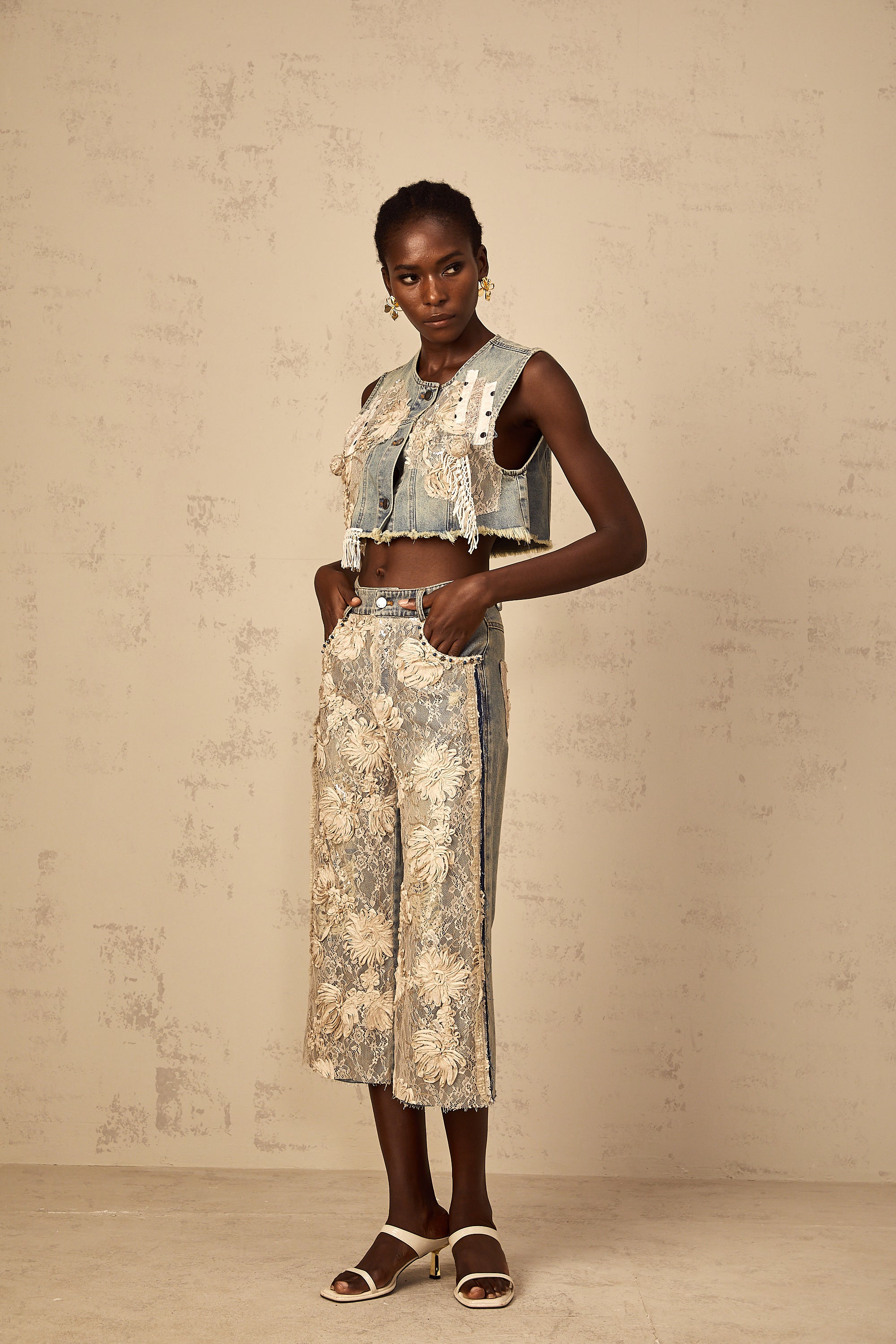 Amaryllis blue lace-panelling cropped denim top