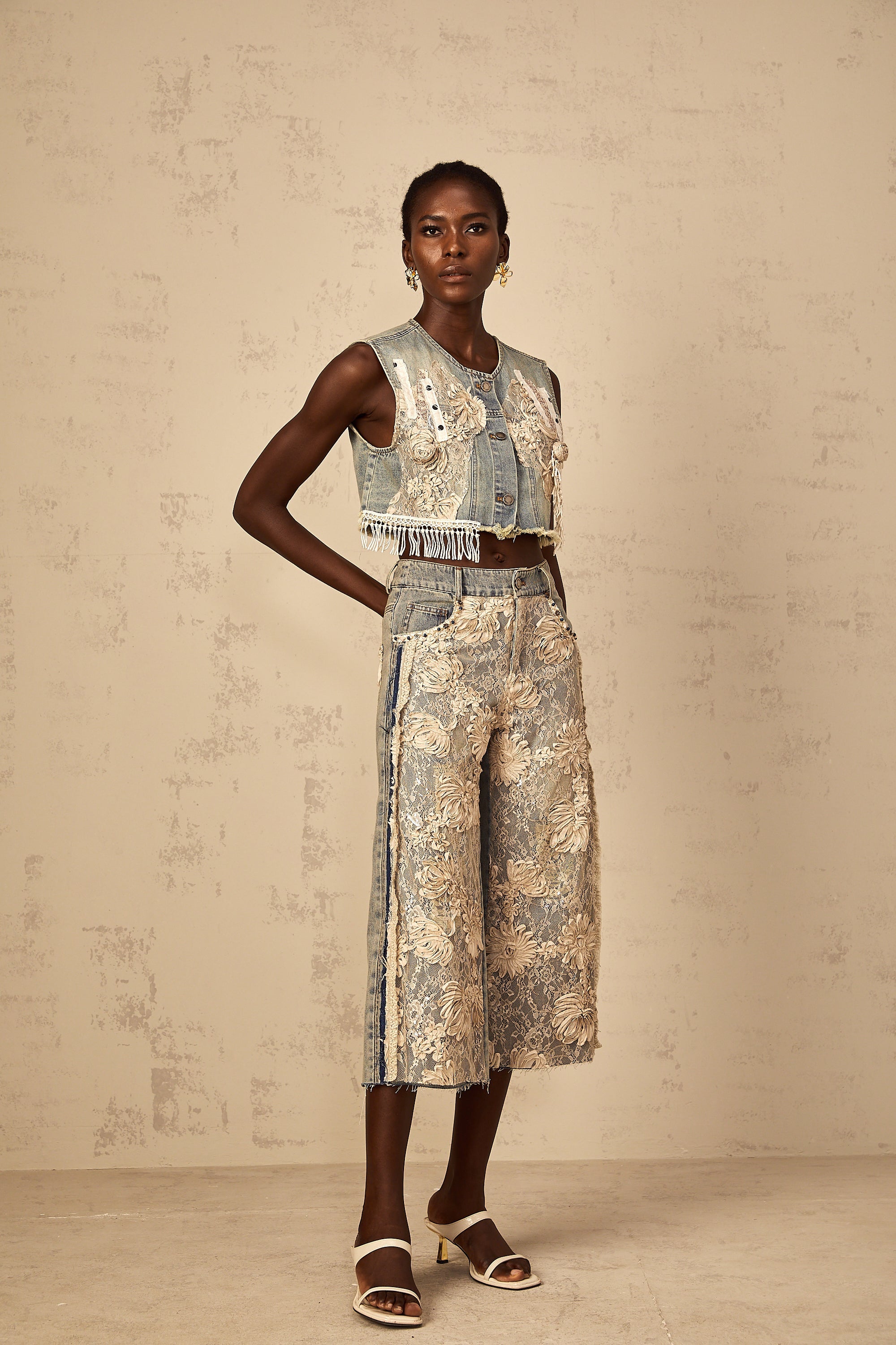 Amaryllis blue floral-lace-panel denim jeans