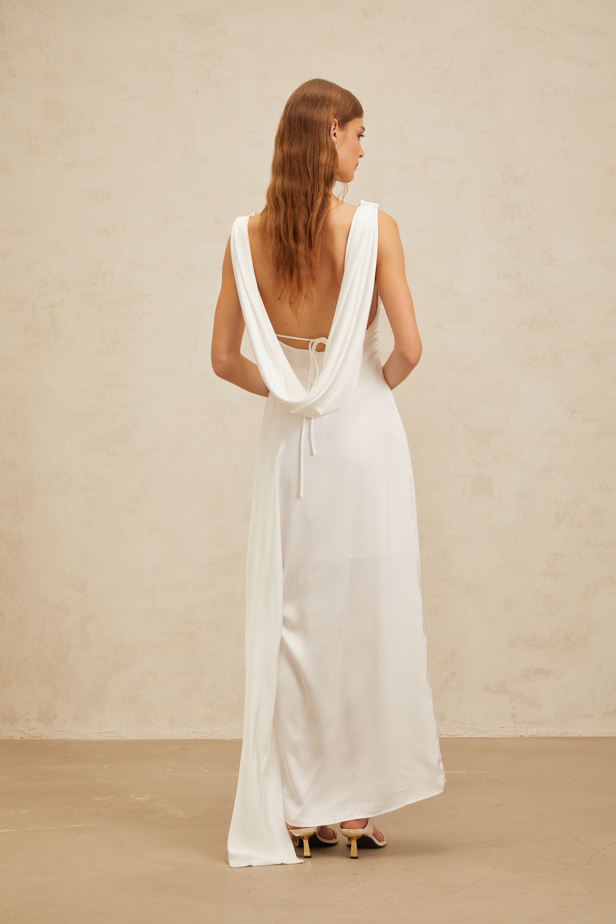 Éliane White Open-Back Satin Maxi Dress