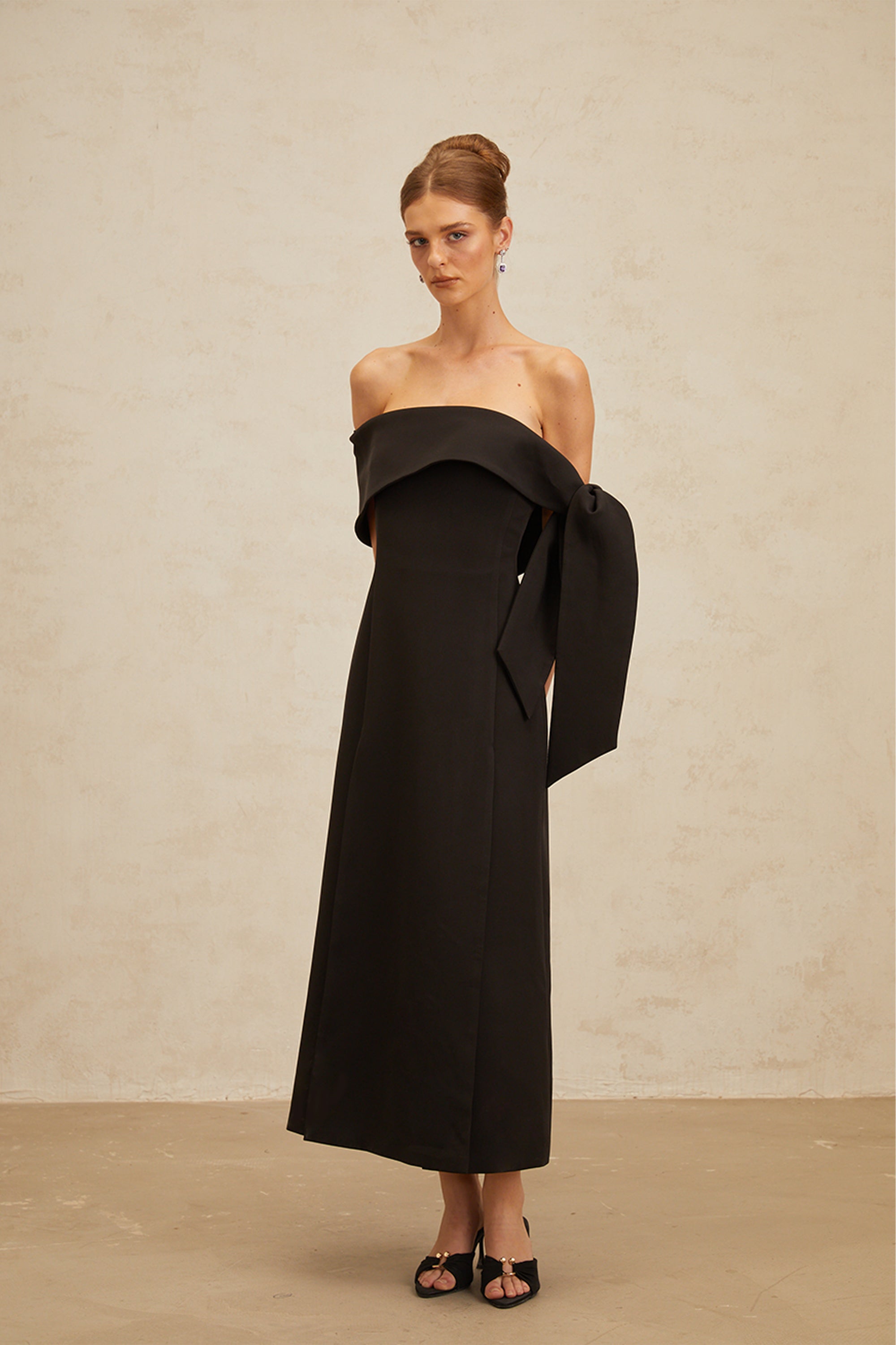 Bianca Black Off-Shoulder Bowknot Maxi Dress