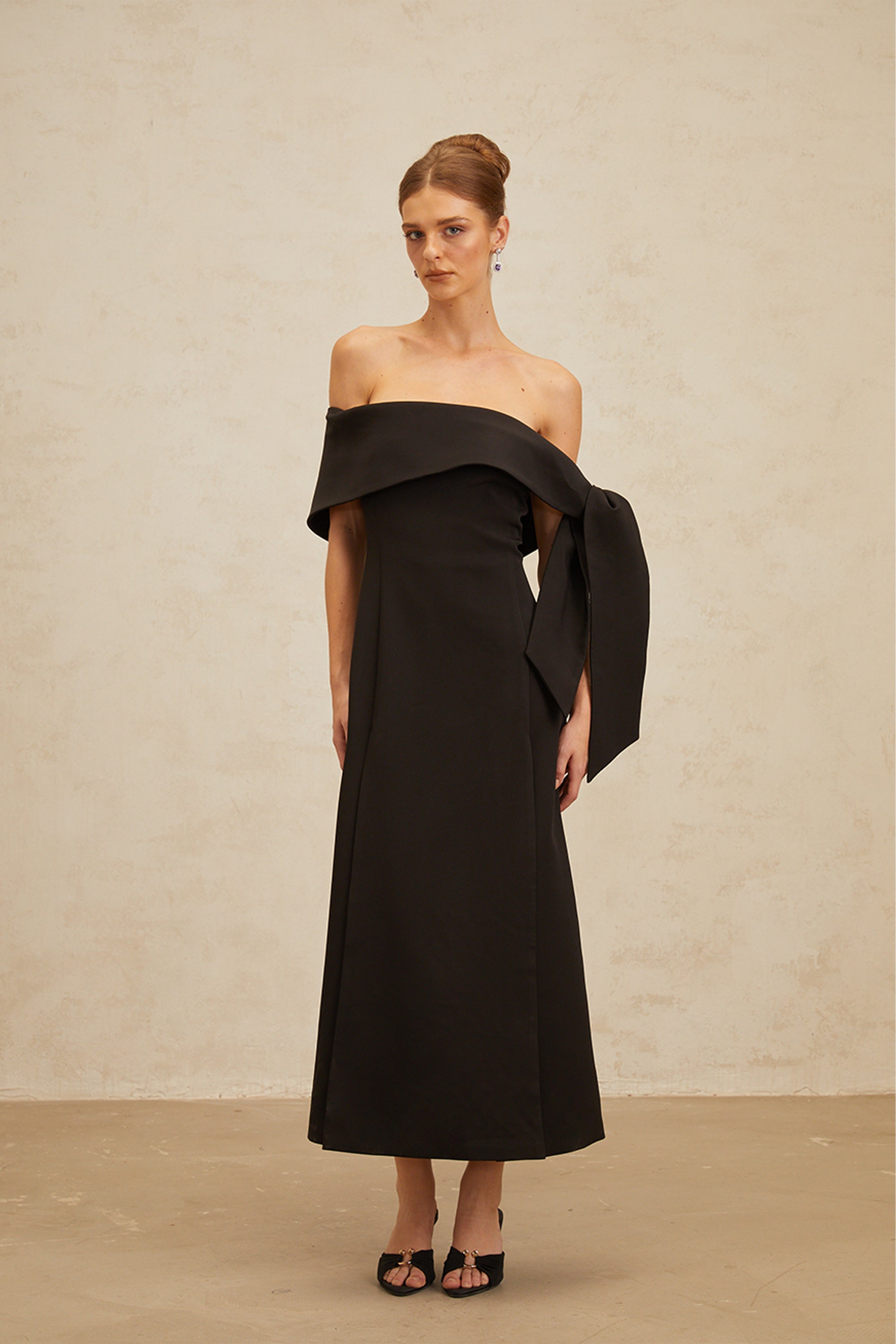 Bianca Black Off-Shoulder Bowknot Maxi Dress