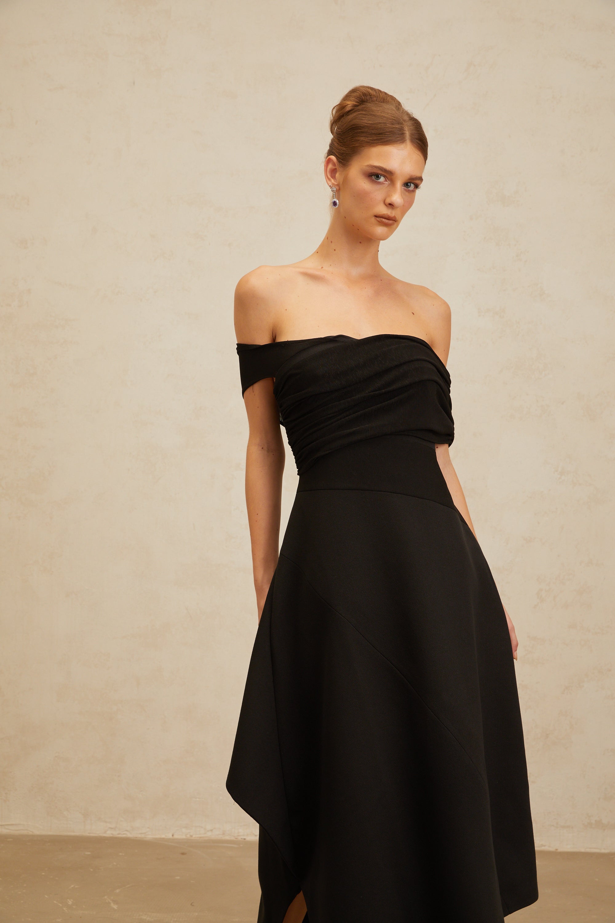 Béryl Black Off-Shoulder Asymmetrical Maxi Dress