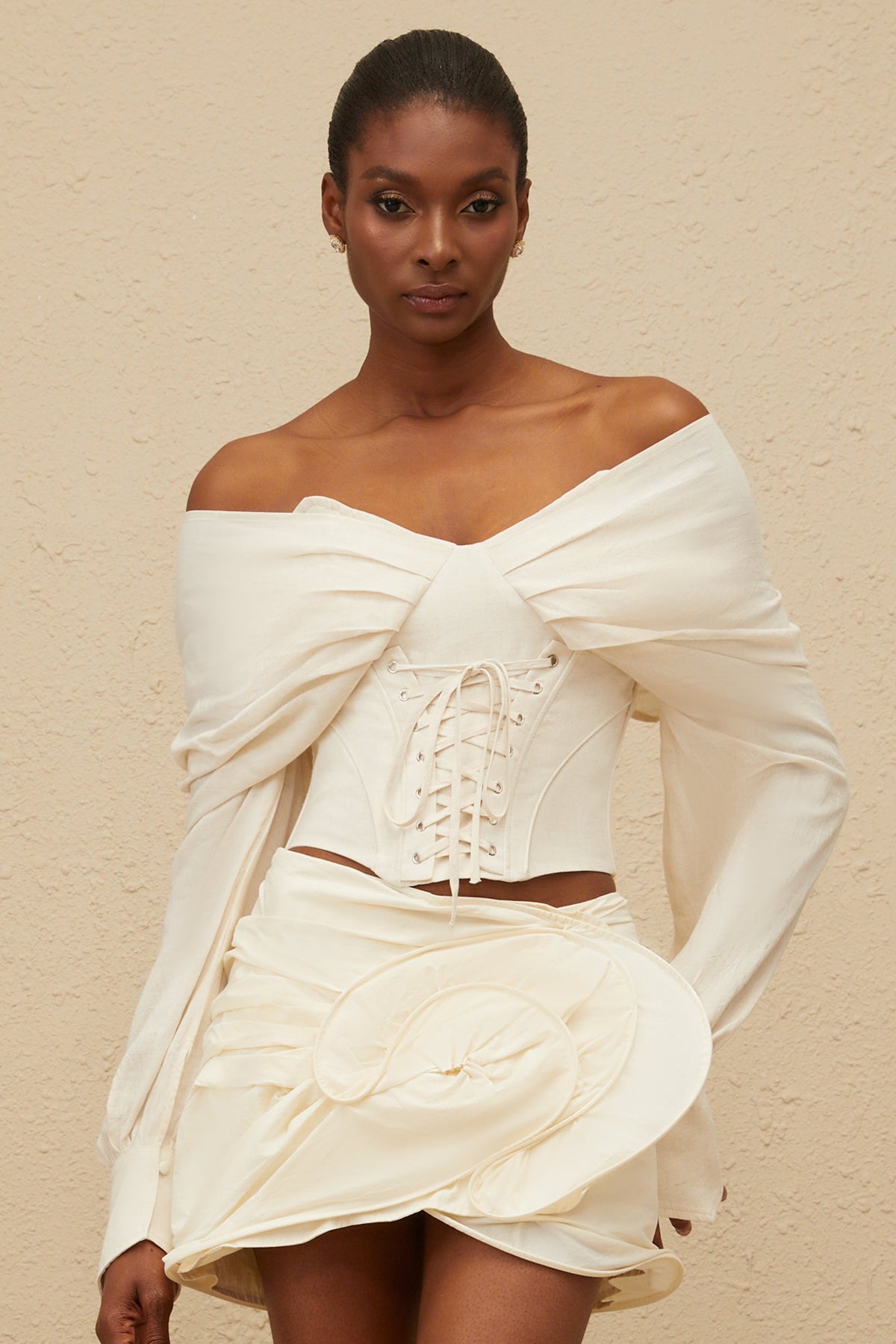Éclatante Off-Shoulder Lace-Up Crop Top
