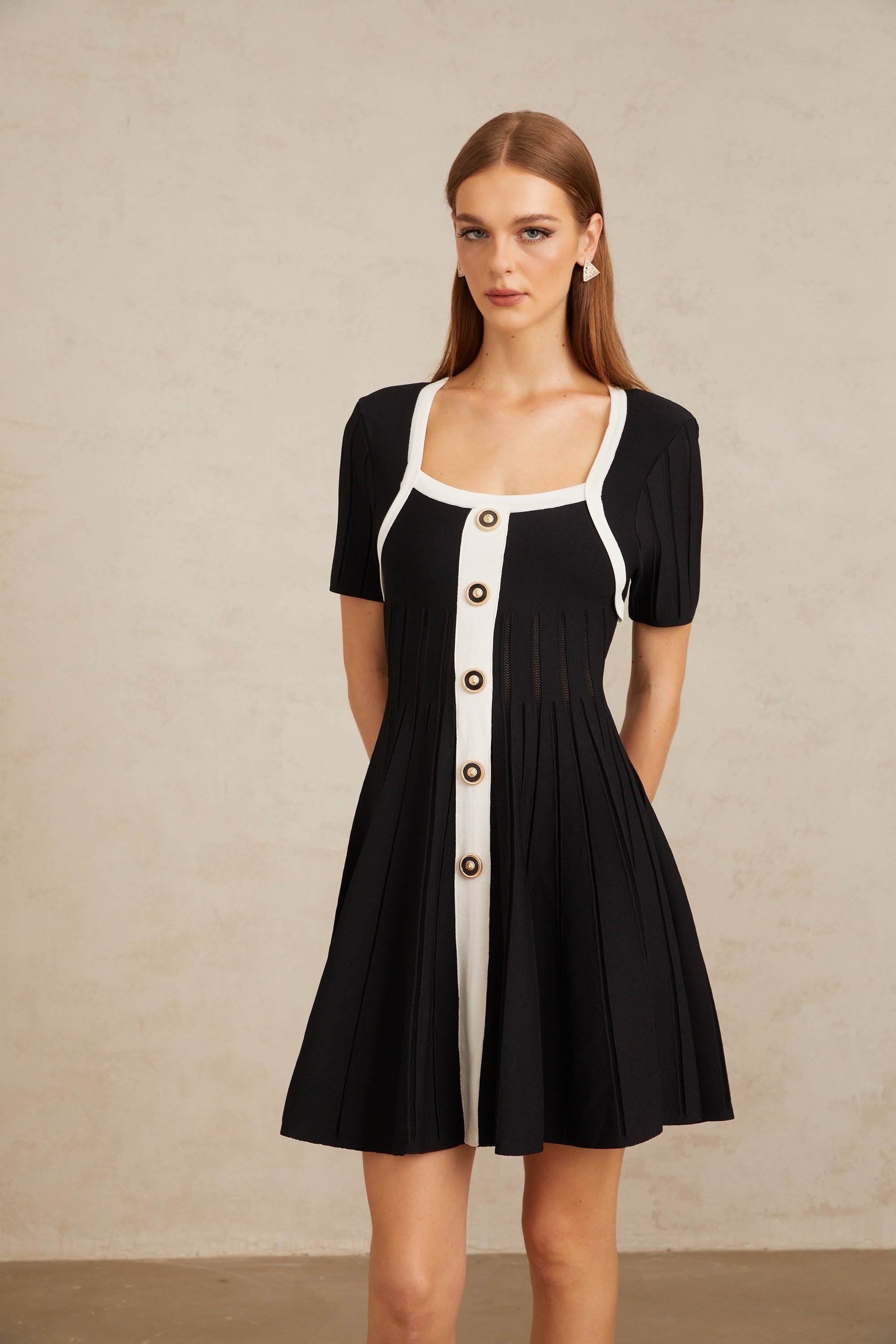 Géraldine Black Contrast Trim Knit Mini Dress
