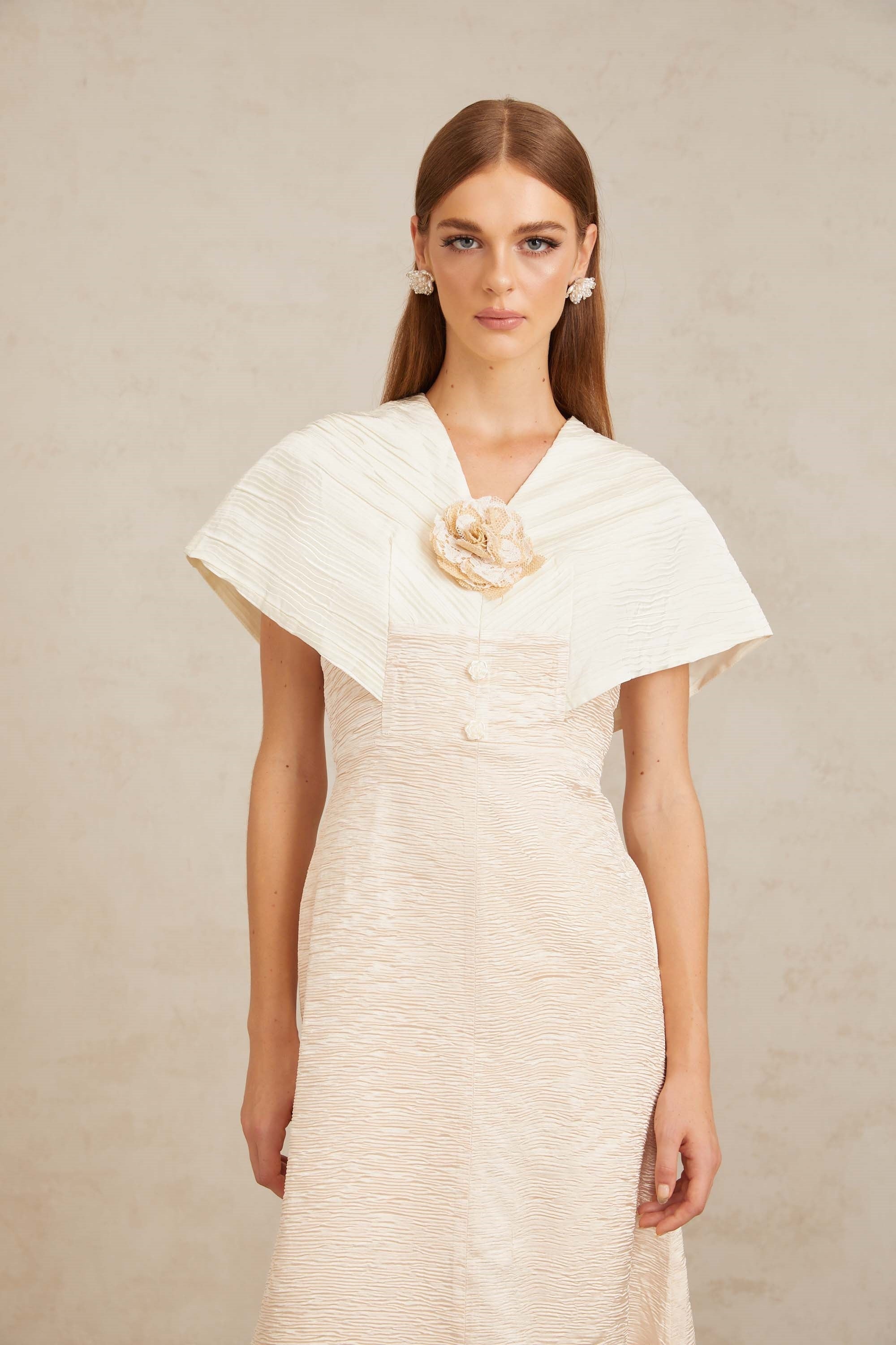 Clémence White Textured Midi Dress with 3D Petal