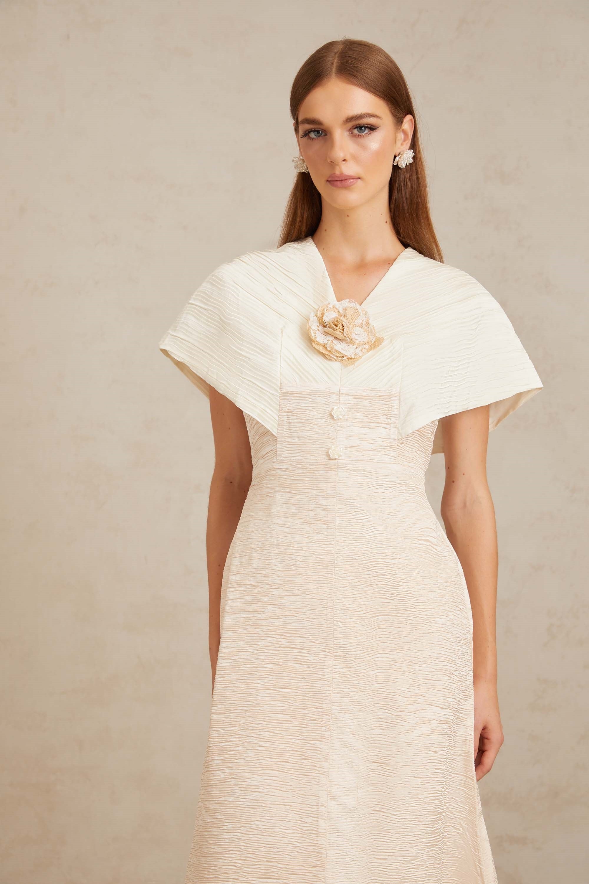 Clémence White Textured Midi Dress with 3D Petal