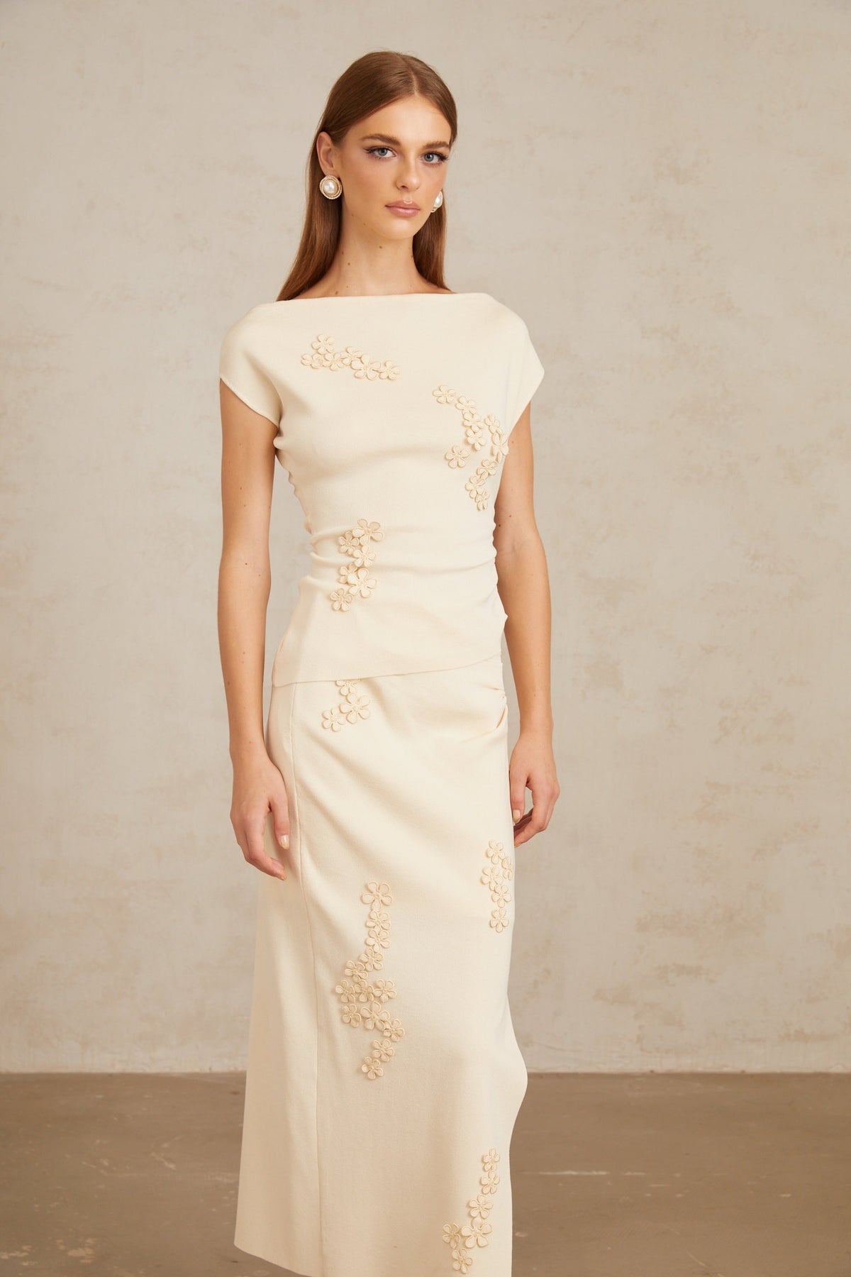 Étienne Neutral Floral Appliqué Knit Top & Skirt Set (Final Sale-US Only)