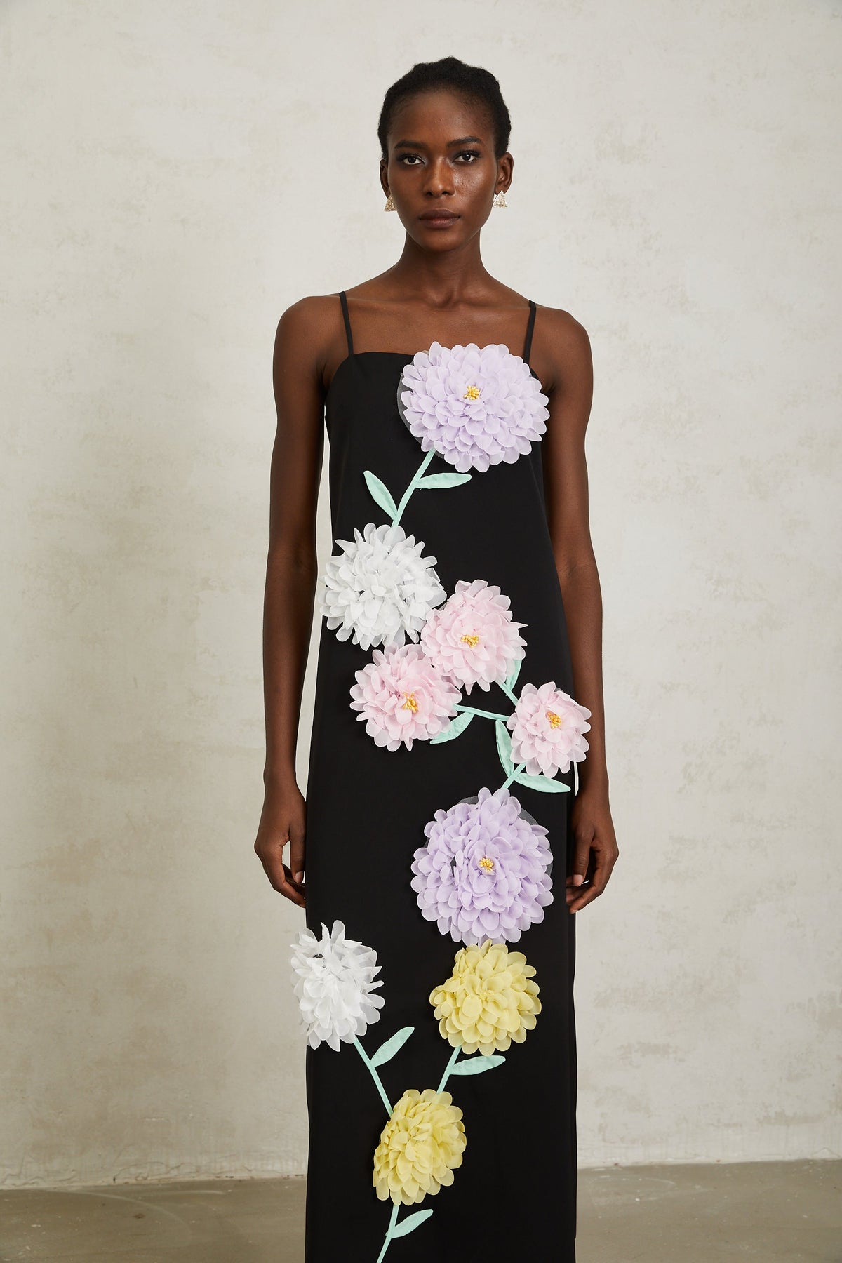 Véronique Black 3D Petal Sleeveless Midi Dress