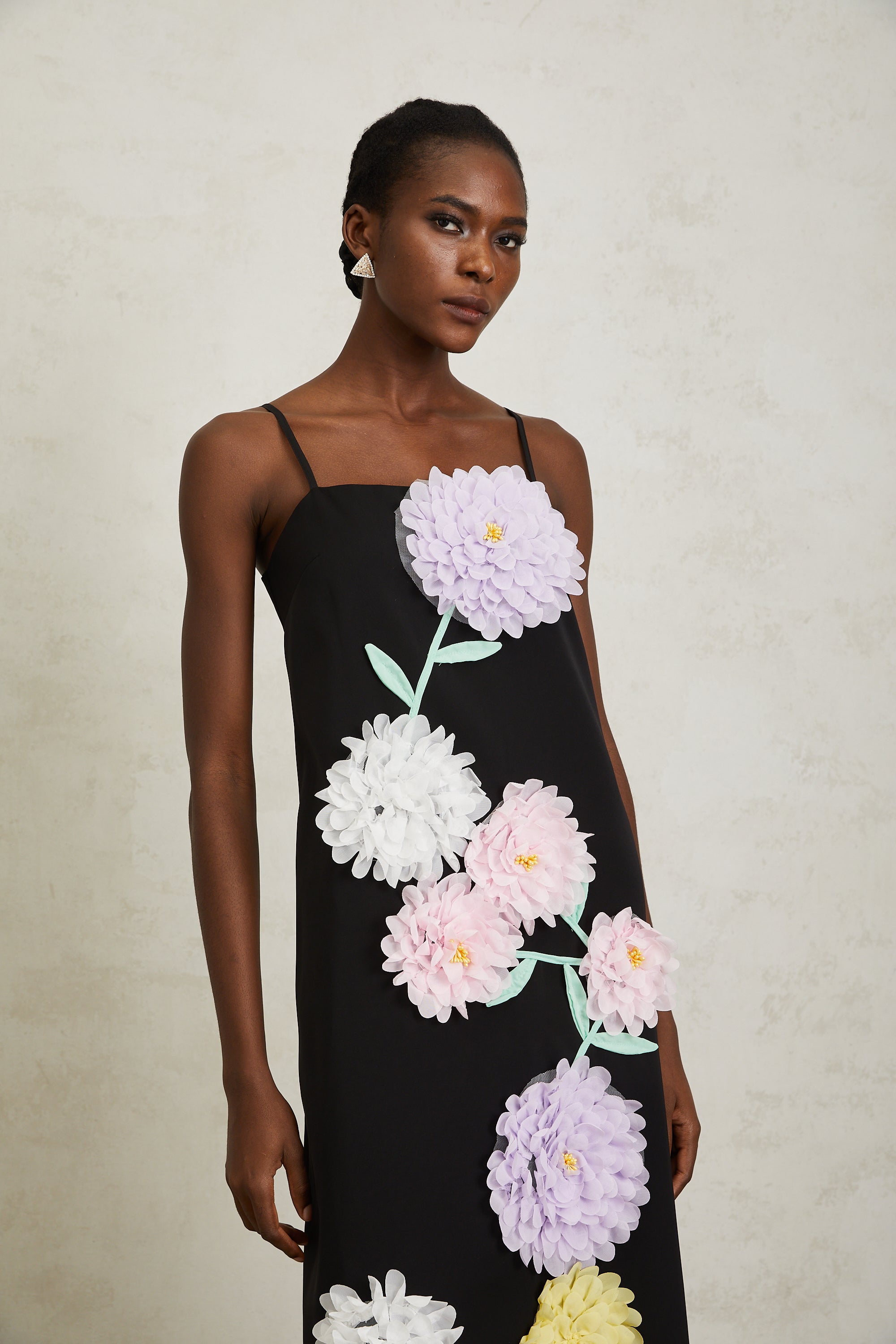 Véronique Black 3D Petal Sleeveless Midi Dress - black