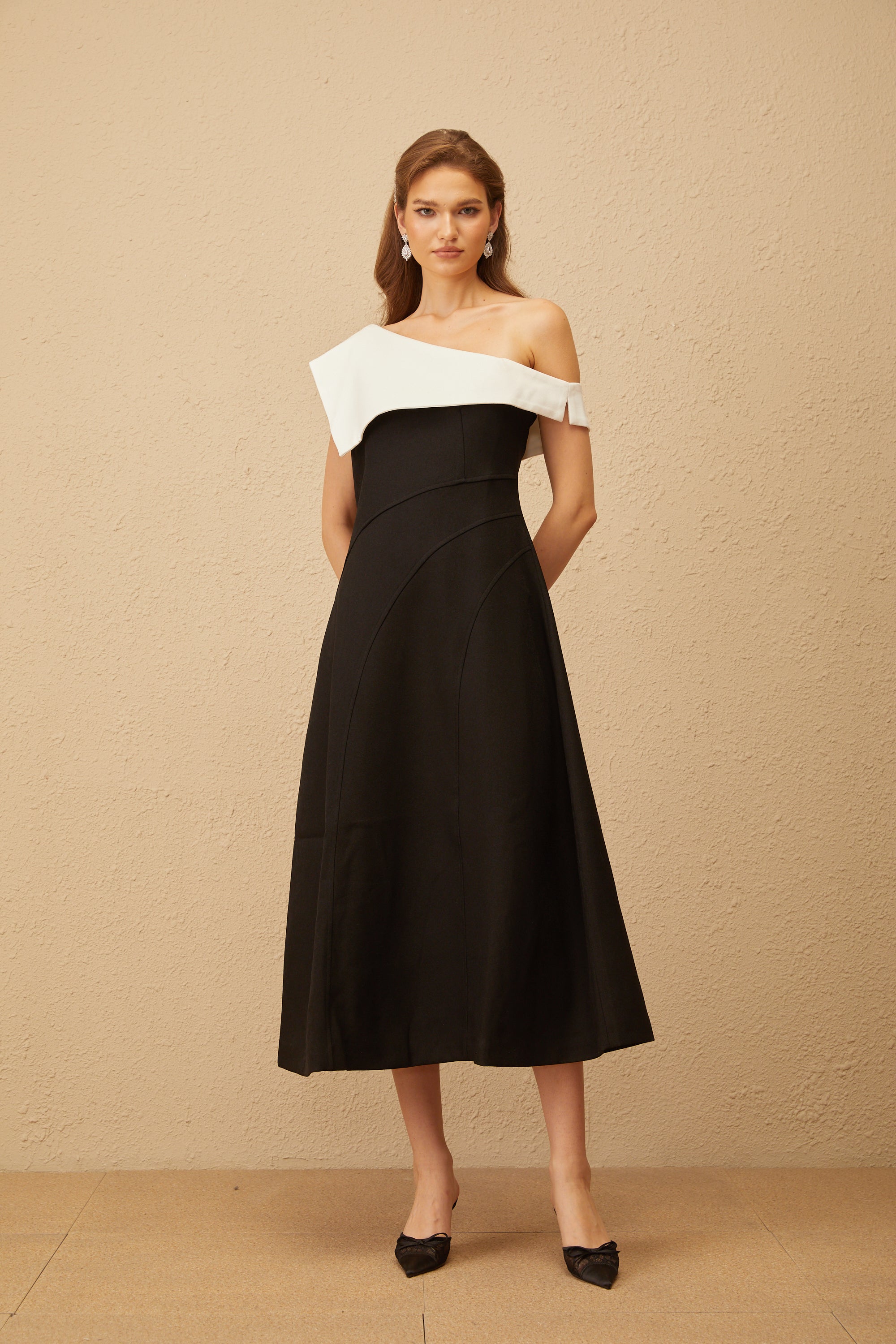 Mélanie Color Block Asymmetrical Midi Dress - black