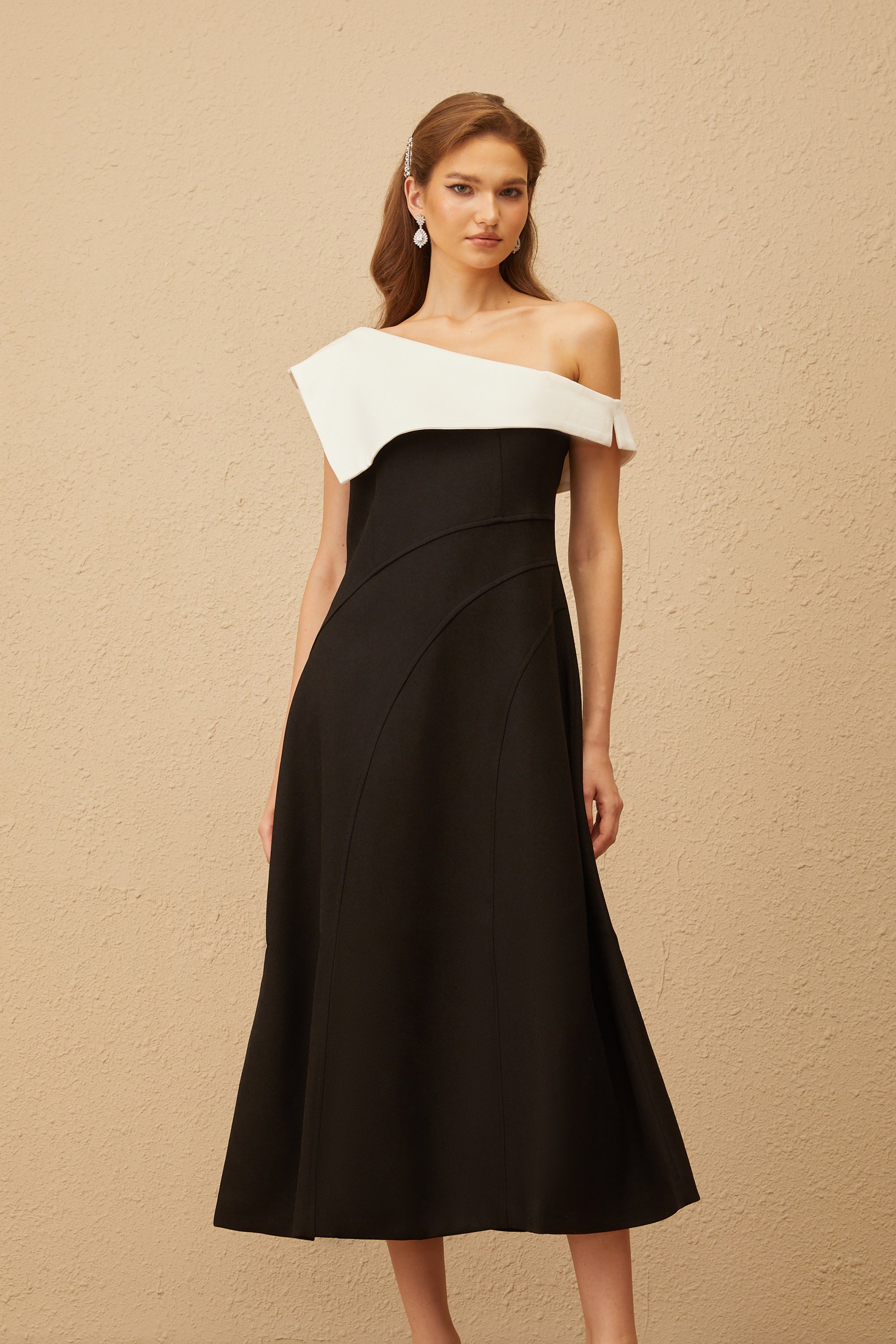 Mélanie Color Block Asymmetrical Midi Dress - black