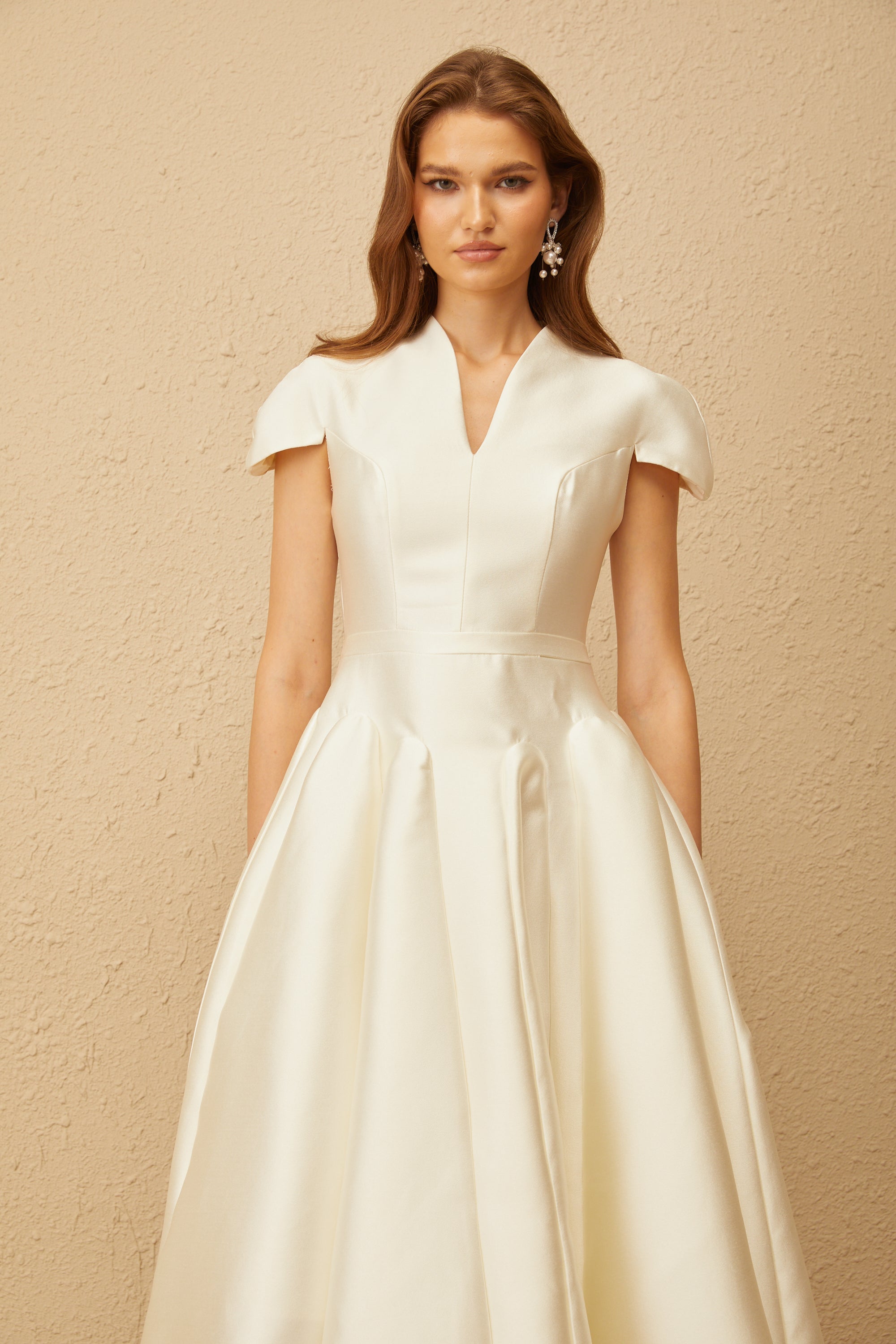 Aventin White Godet Design Midi Dress