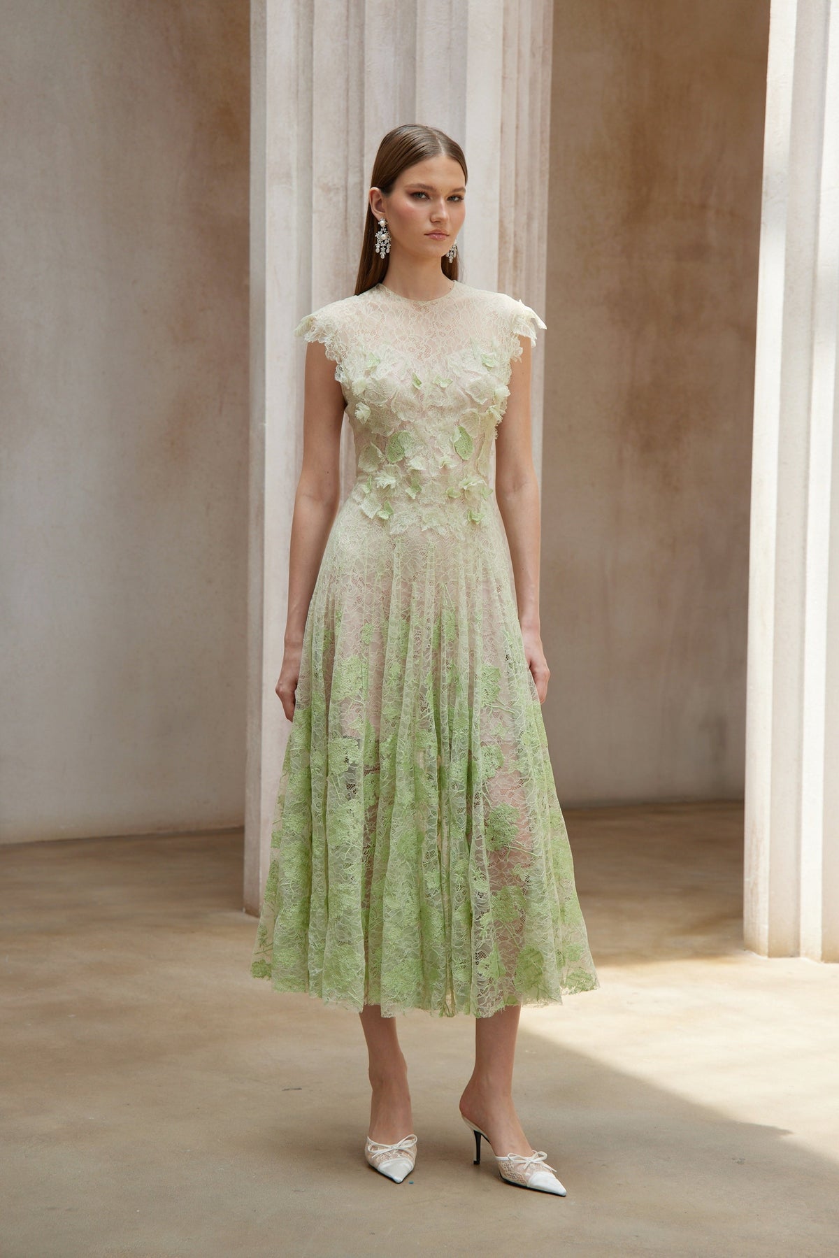 Béryl Green Floral Lace Midi Dress