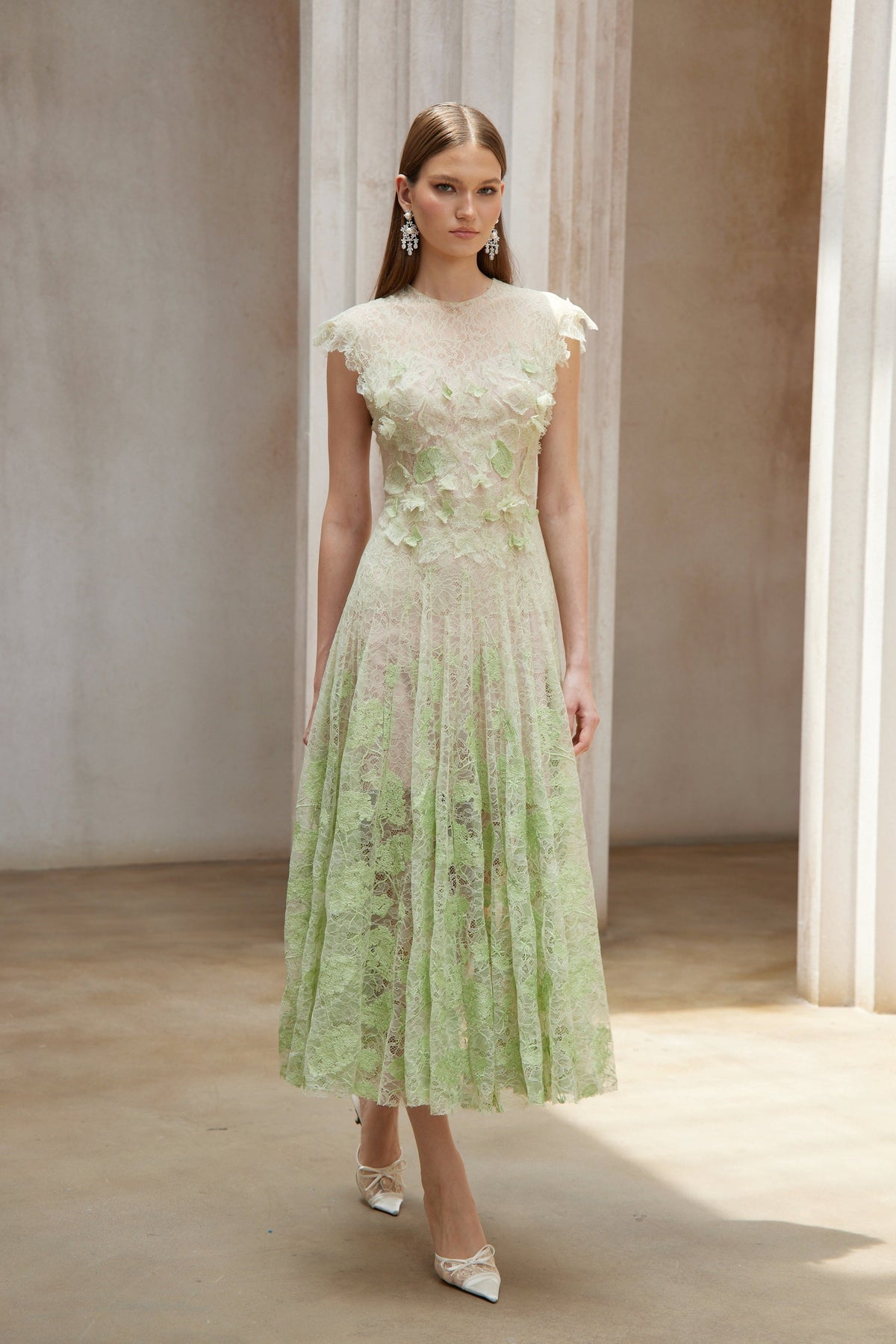 Béryl Green Floral Lace Midi Dress