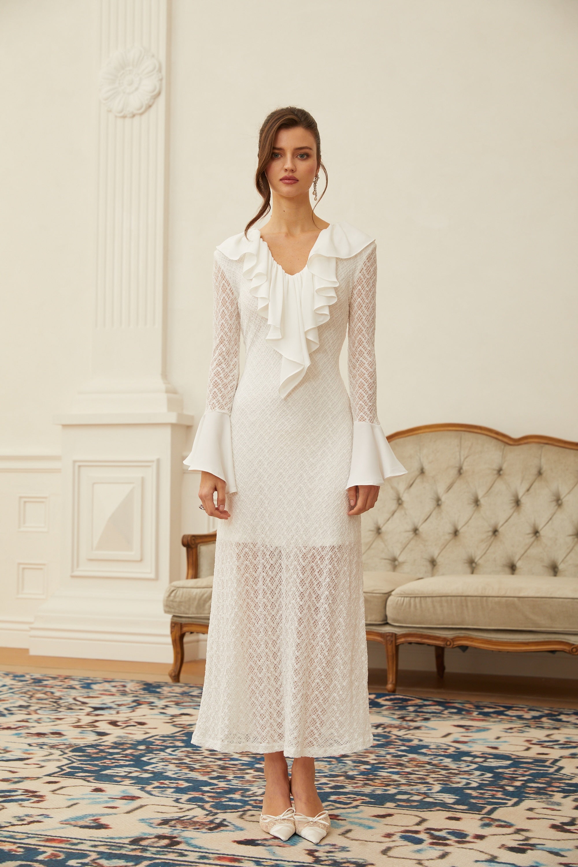Mădălina White Wavy Pattern Lace Maxi Dress