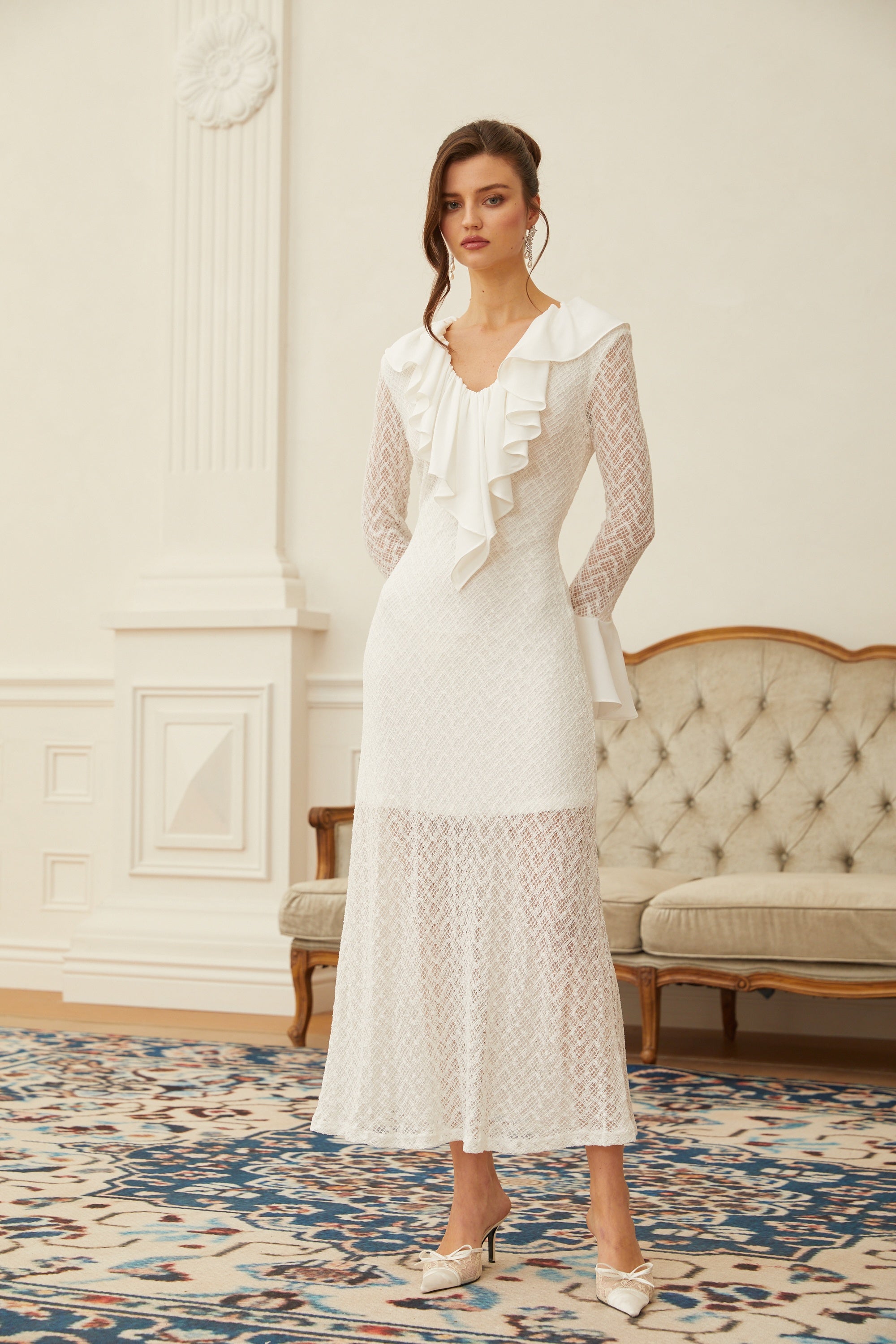 Mădălina White Wavy Pattern Lace Maxi Dress