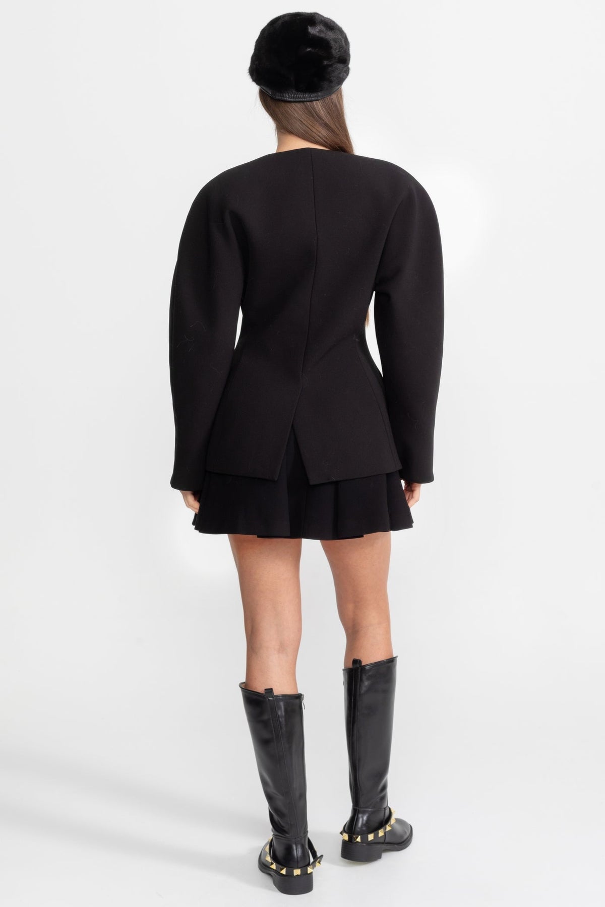 Minimalist Tailored Blazer with Clean Collarless Design – Black