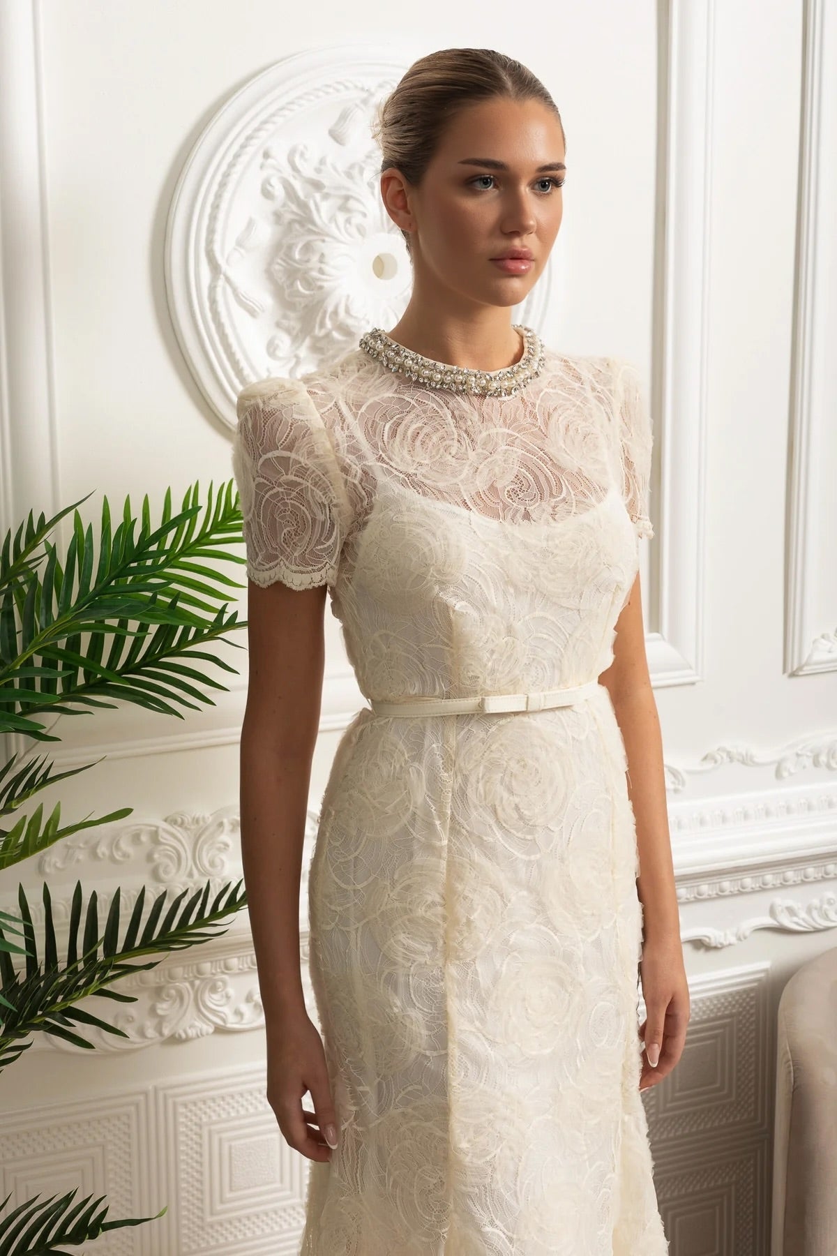 Midi Lace Dress with Short Sleeves and Delicate Waist Belt - Ivoire