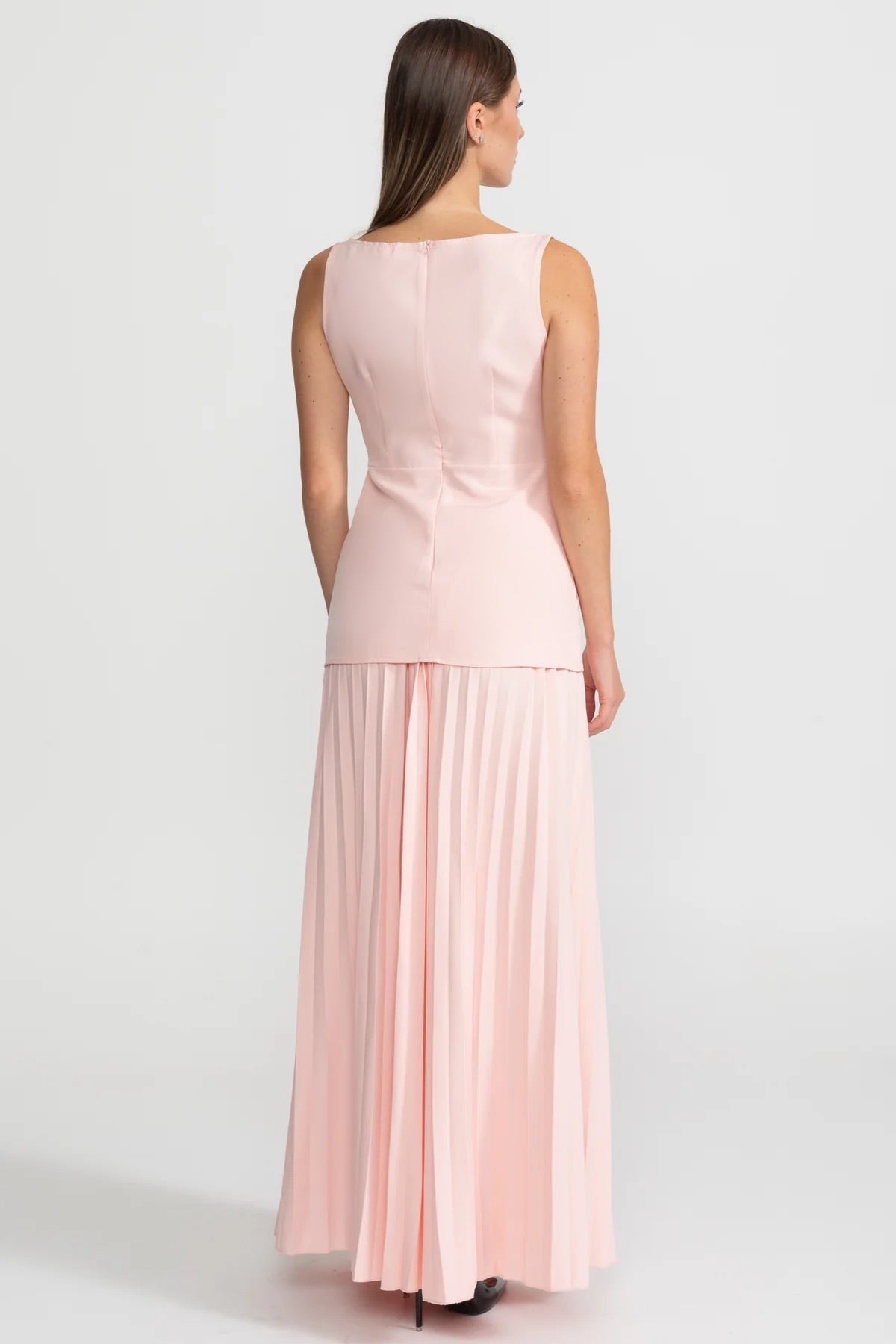 Sleeveless Maxi Co-Ord With Tailored Bodice And Pleated Skirt - Peach