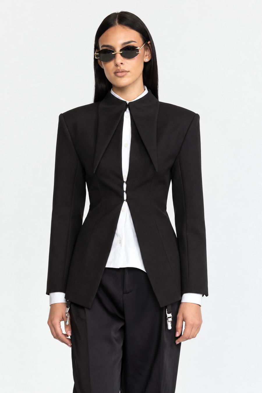 Séverine Sculpted Pointed-Collar Hook-Front Blazer - Black