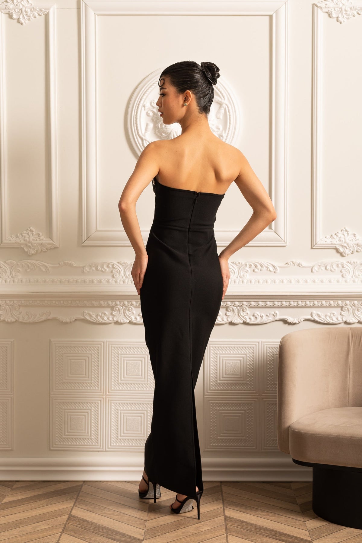 Elegant Fitted Dress With Front Cutouts And Sparkling Embellishments - Black