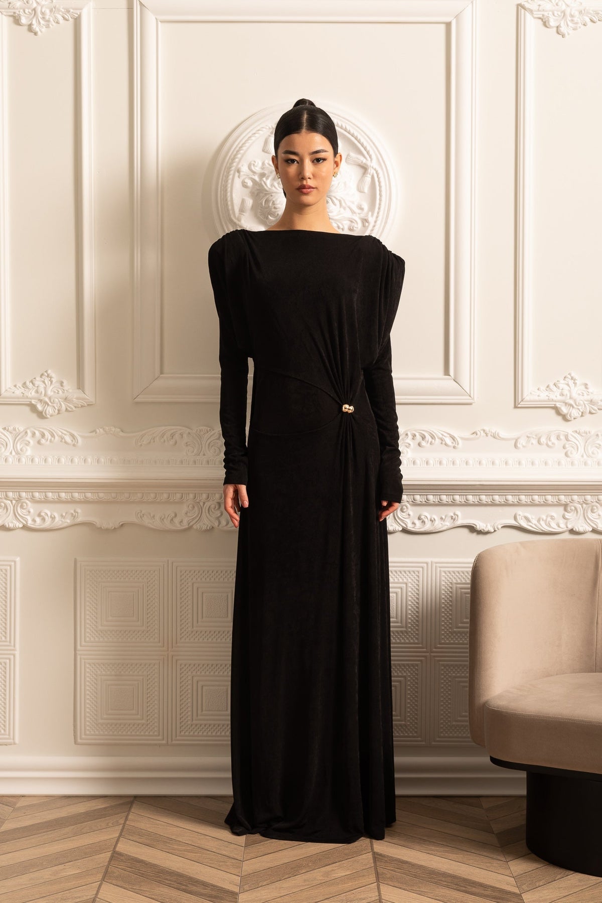 Elegant Long-Sleeved Layered Dress with Structured Shoulders - Black