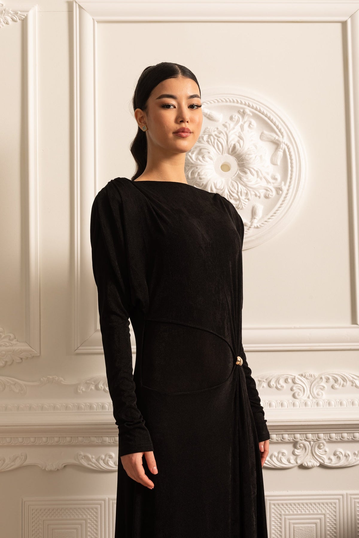 Elegant Long-Sleeved Layered Dress with Structured Shoulders - Black