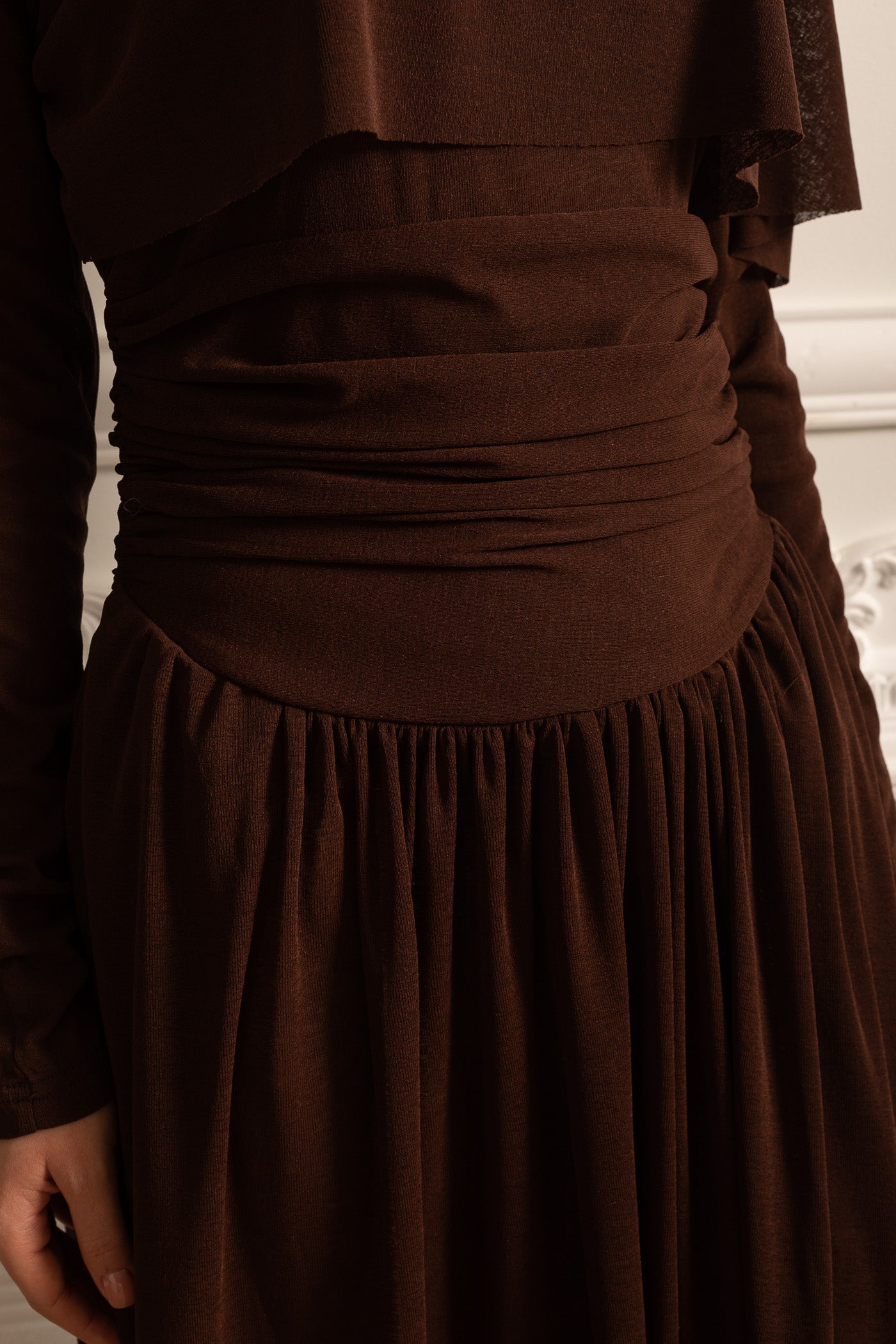 Elegant Dress With Ruched Waist, Pleated Maxi Skirt And Cape-Like Layered Top - Brown