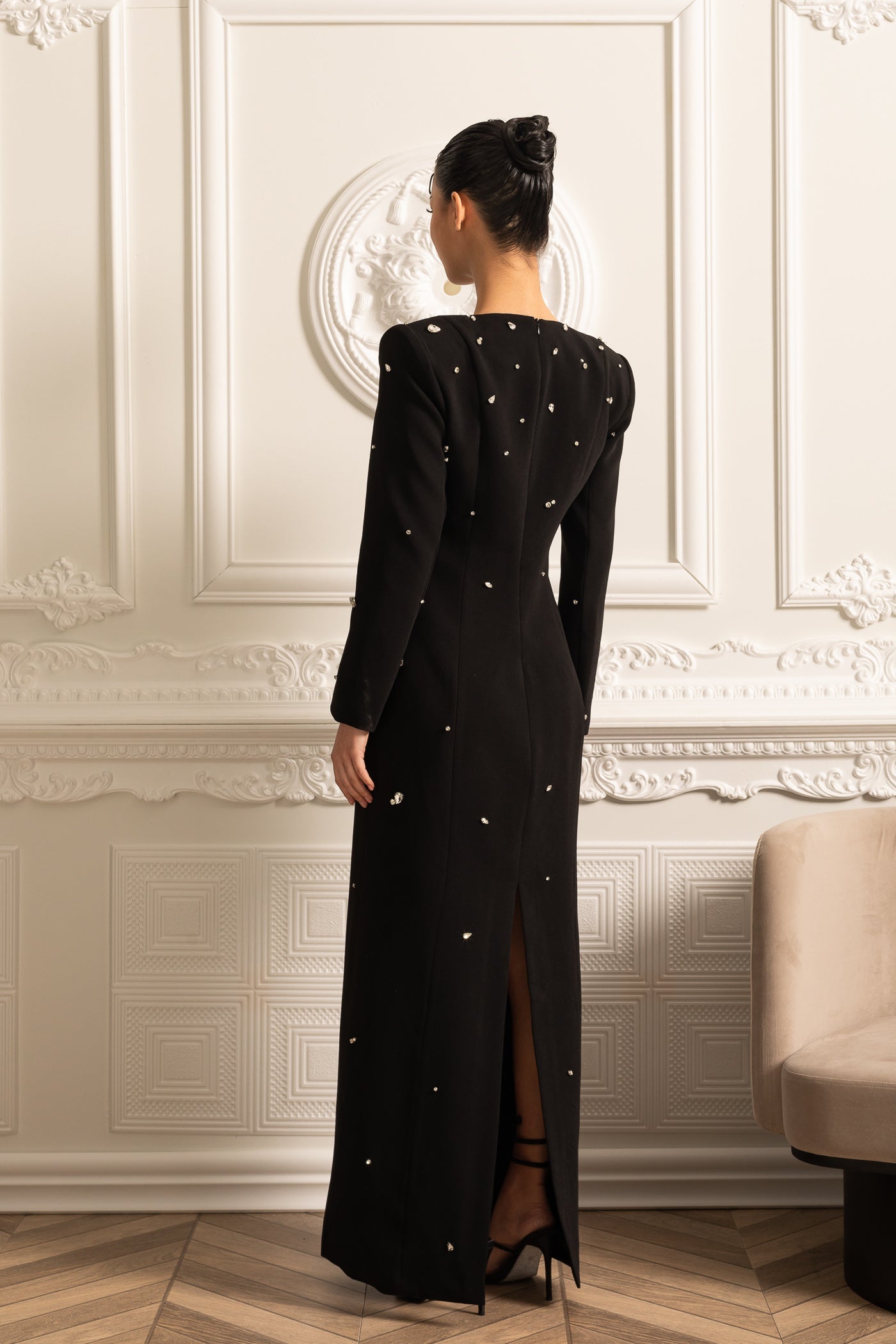 Elegant Long Dress With Sparkling Embellishments - Black