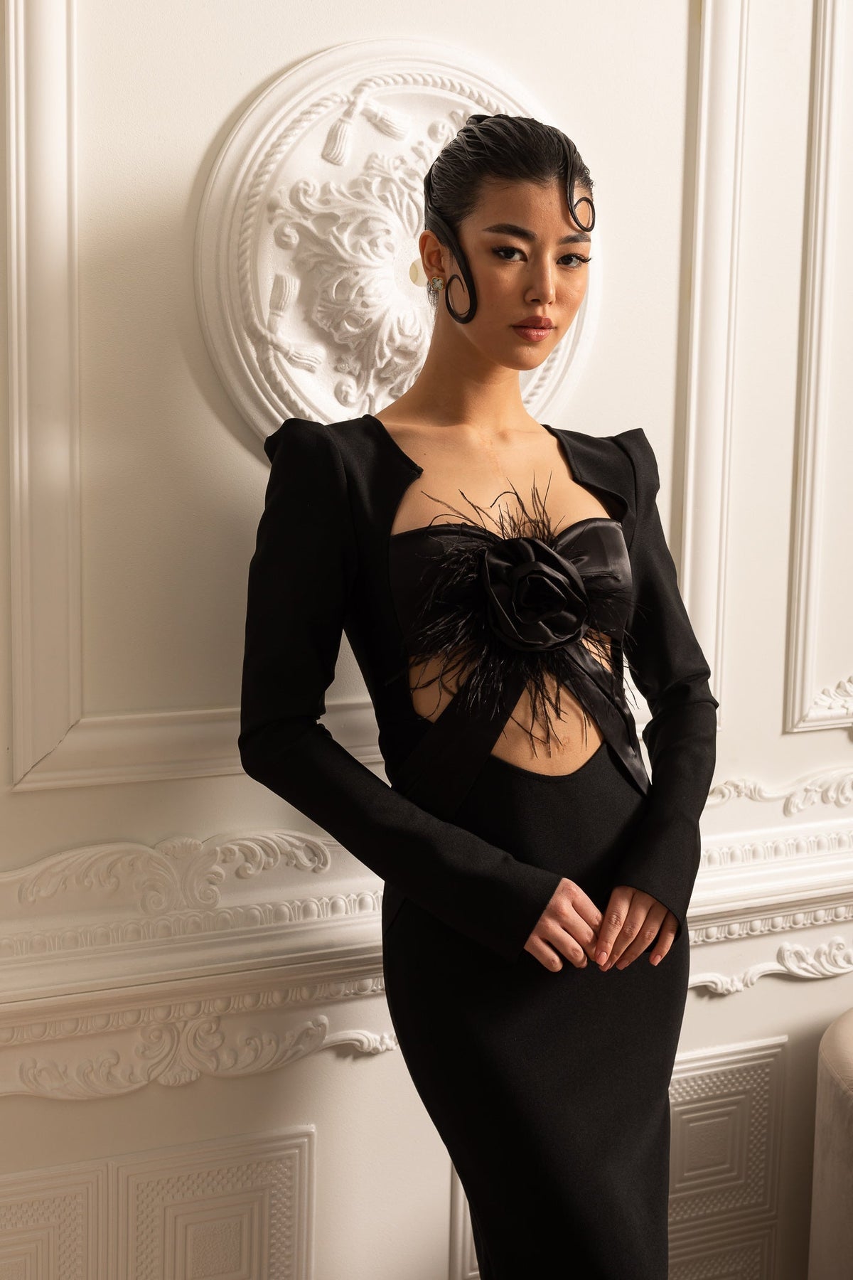 Elegant Long Sleeved Dress With Structured Shoulders And Front Cutout - Black