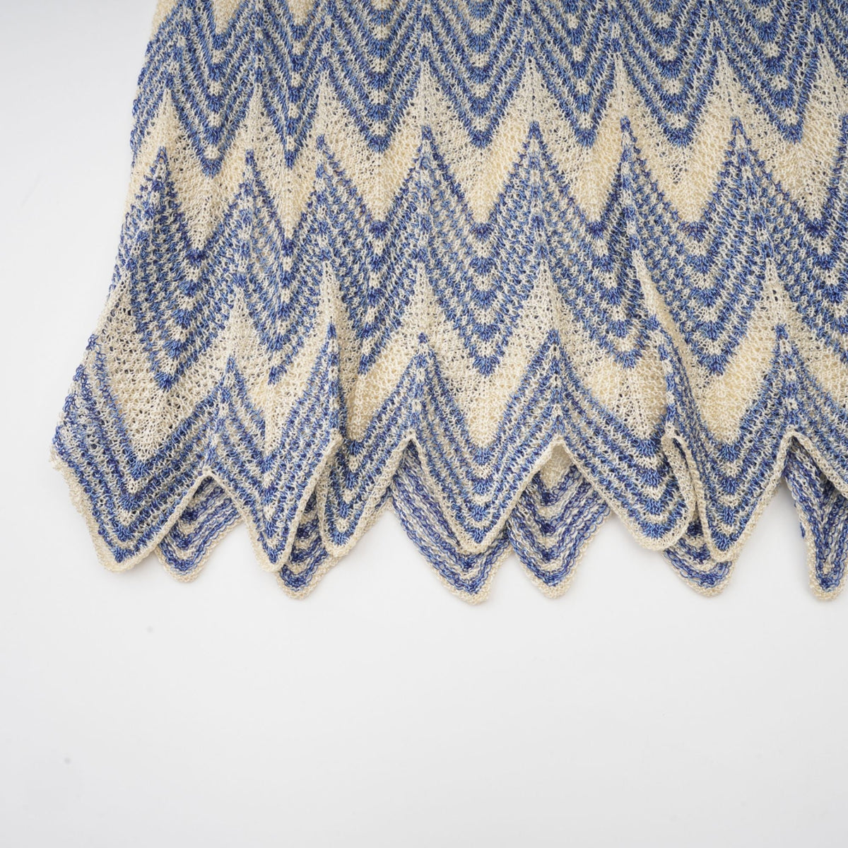 Daniela blue zigzag-design knit top & skirt matching set