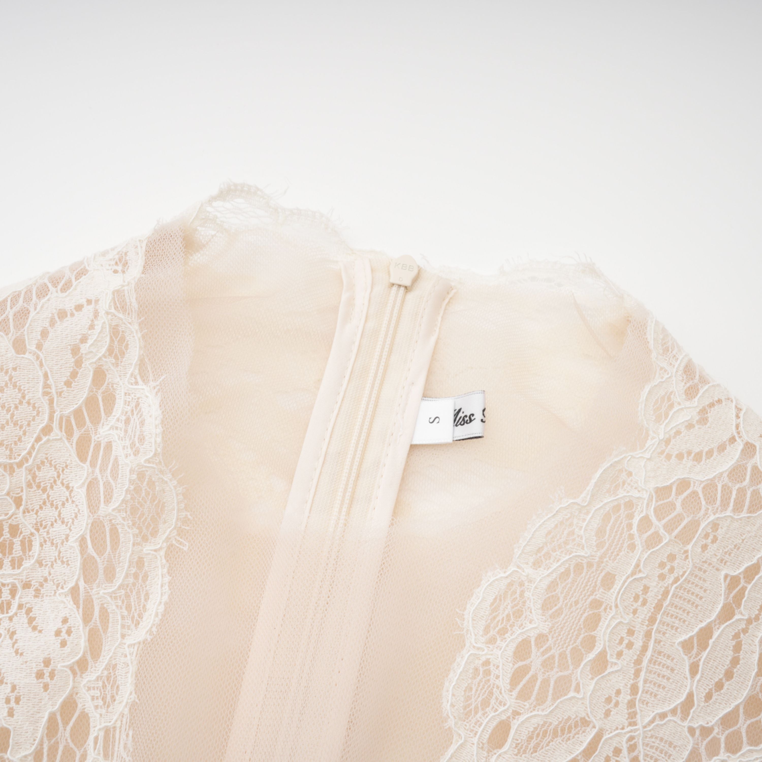 Oliana Ivory Lace Maxi Gown (Final Sale-US Only)