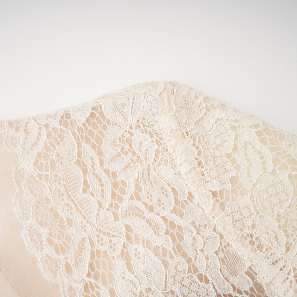 Oliana Ivory Lace Maxi Gown (Final Sale-US Only)