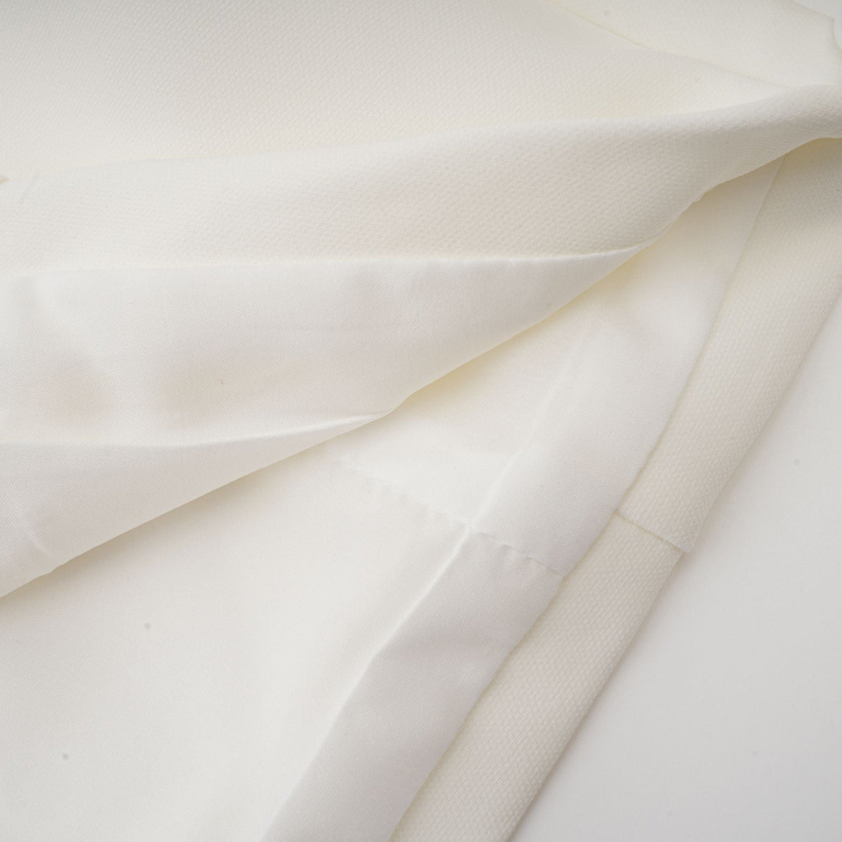 Hilaire white 3d-petal top & skirt matching set