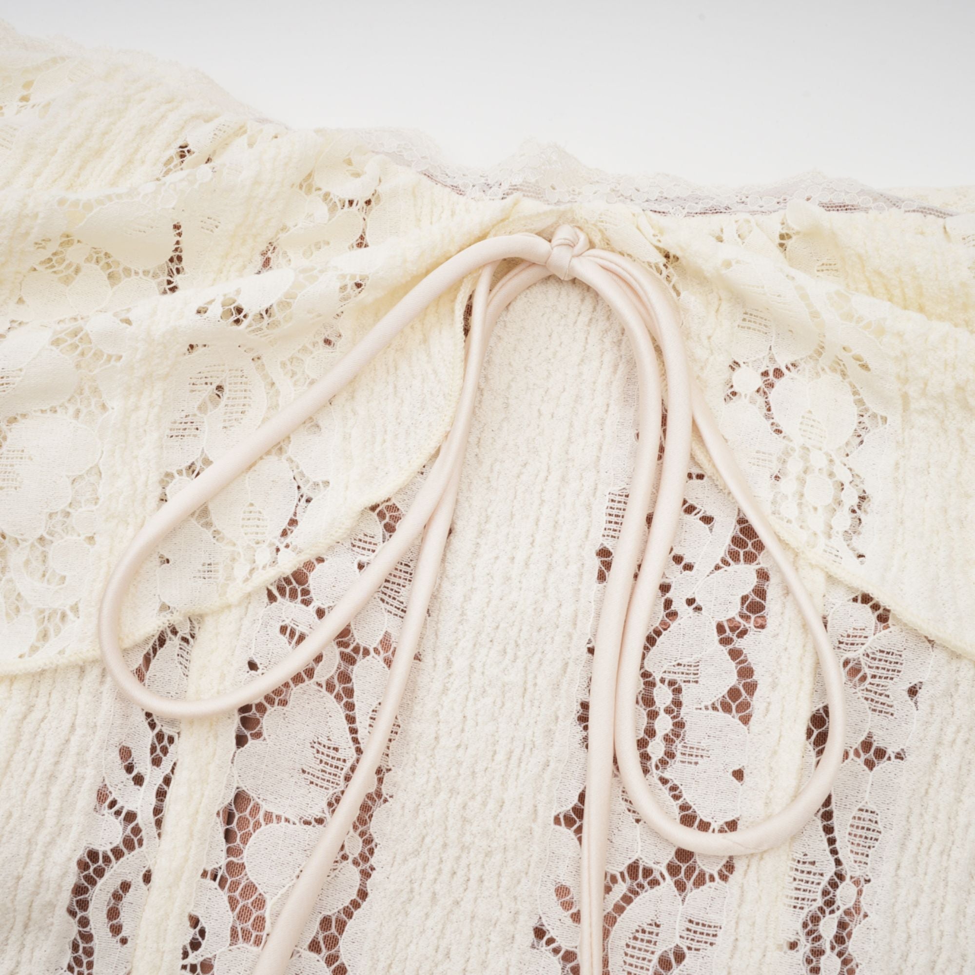 Émeline floral lace train-design maxi dress in Neutrals