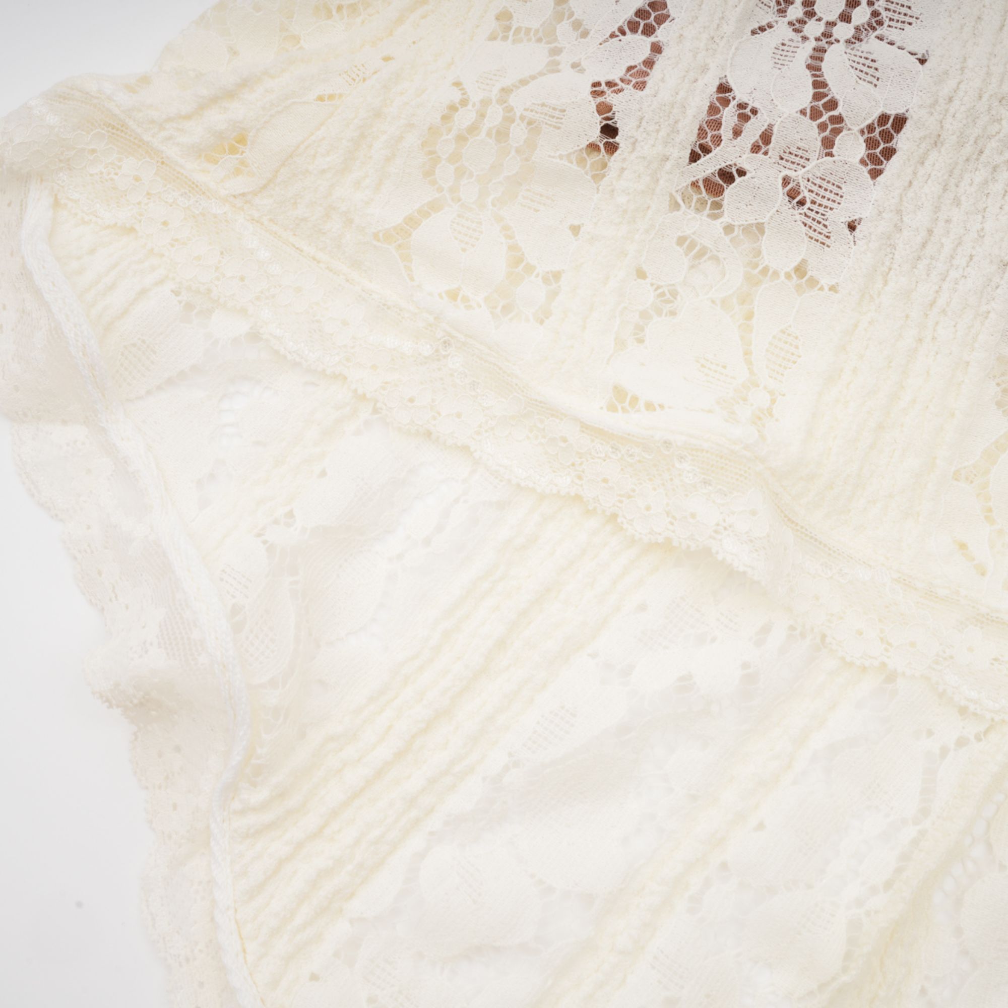 Émeline floral lace train-design maxi dress in Neutrals