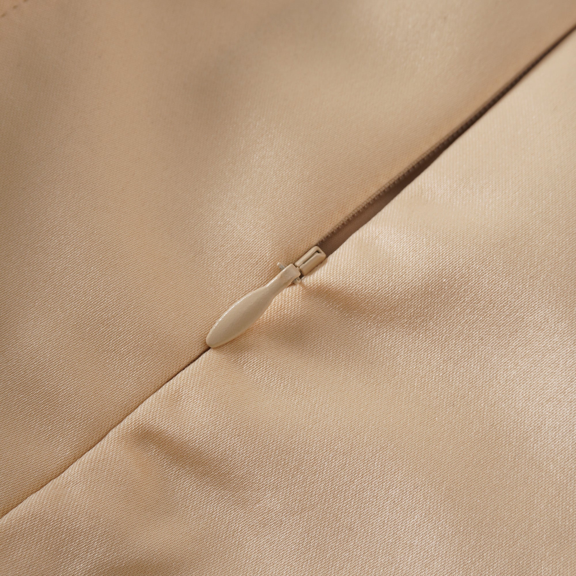 Téa cinched-waist floral-appliqué panelled mini dress