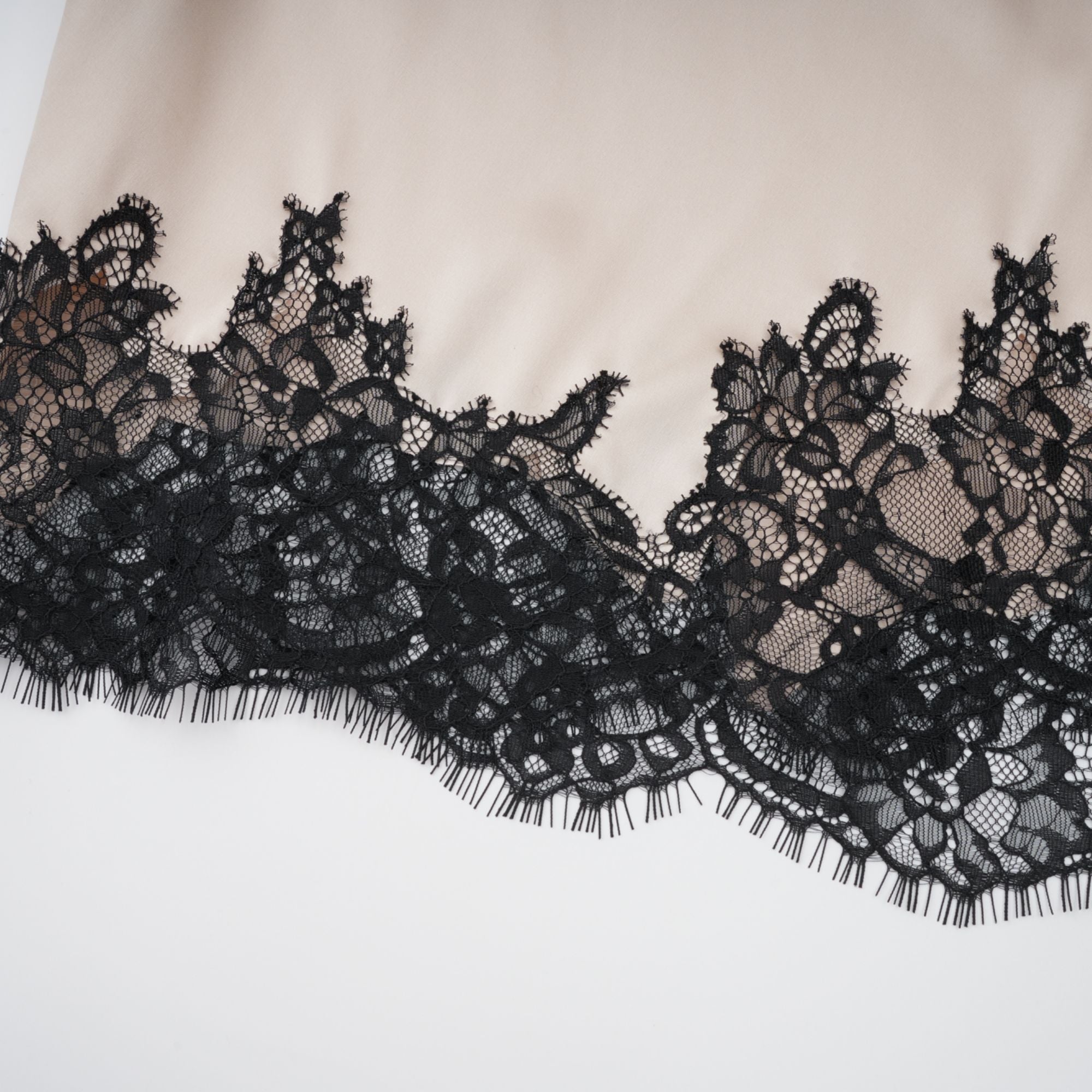 Raphaëlle lace-panel asymmetrical satin skirt
