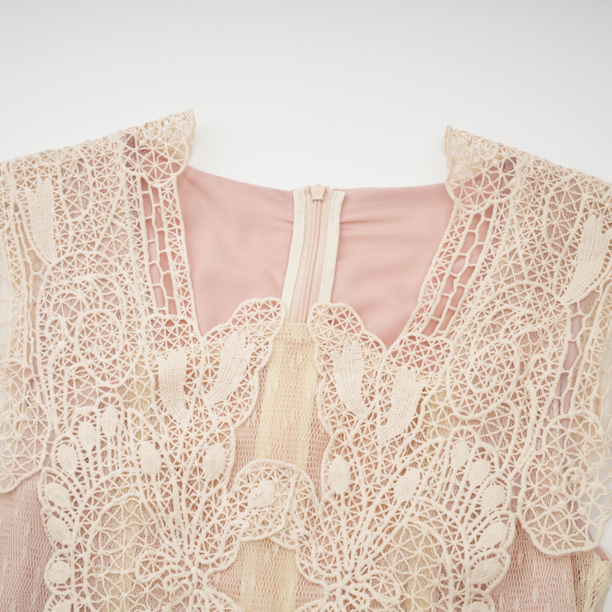 Céleste floral-lace-panelling tulle midi dress in Neutrals