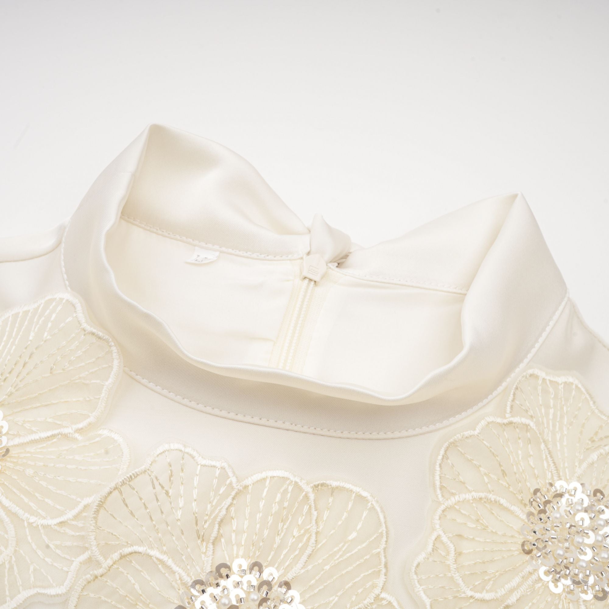 Émilie sleeveless floral-applique midi dress in White (Final Sale-US Only)