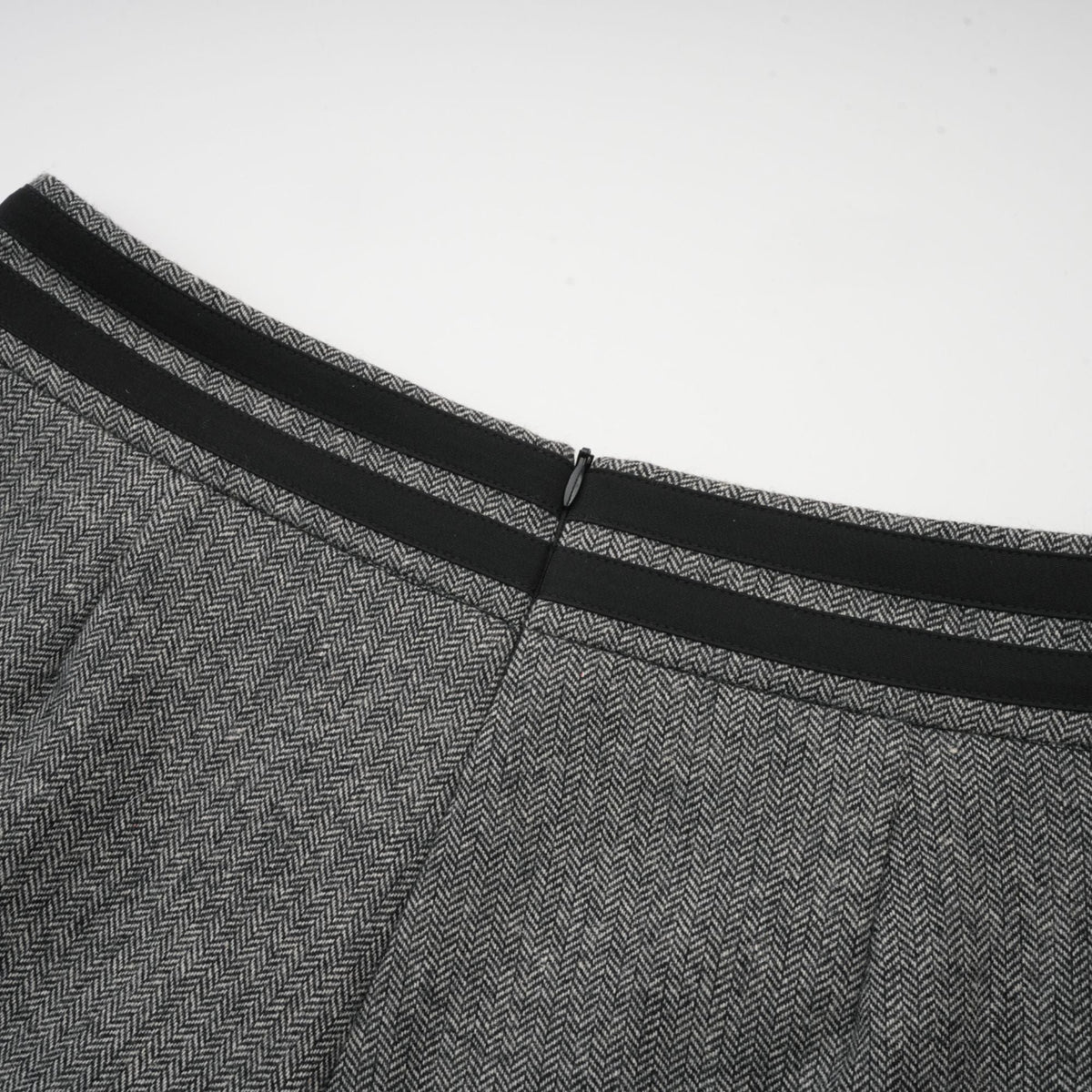 Agathe grey herringbone top & shorts matching set