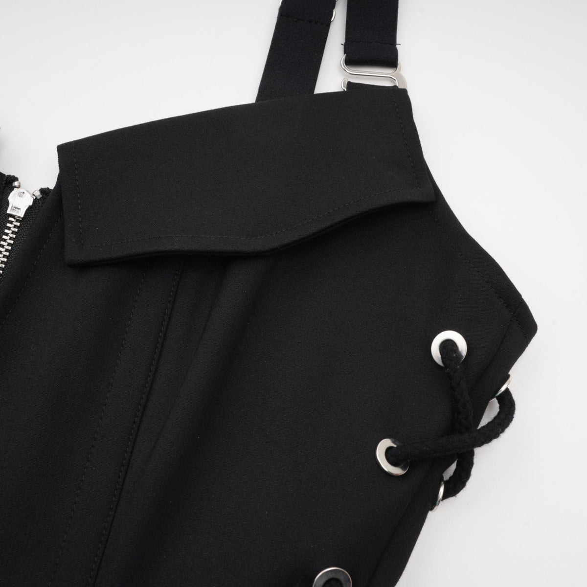Jaina black hook & eye pocket dress