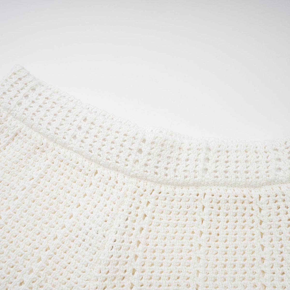 Gisèle White Floral Appliqué Crochet Knit Two-Piece Top and Shorts Set