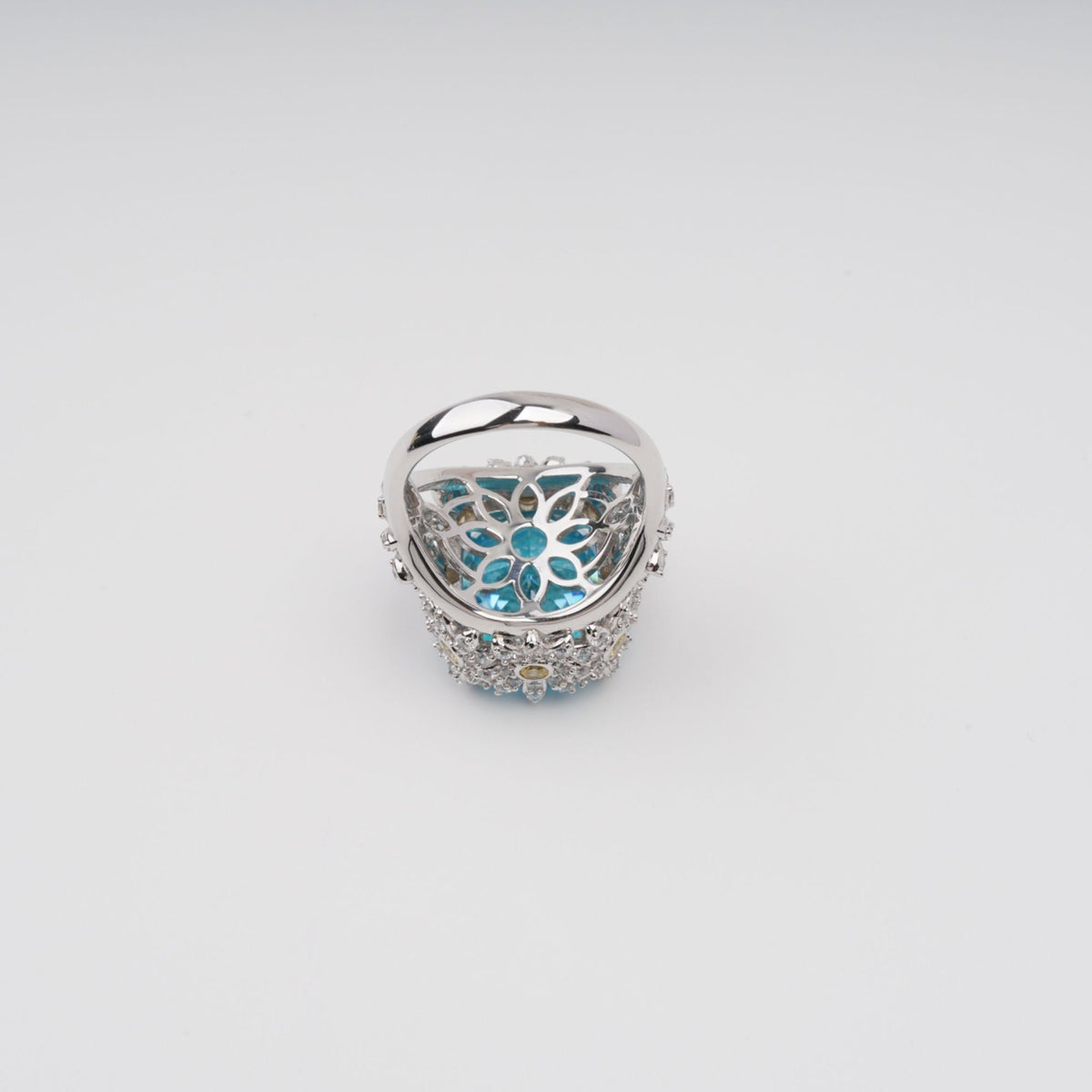 Éternité Blue Floral Motif Gemstone Sterling Silver Ring