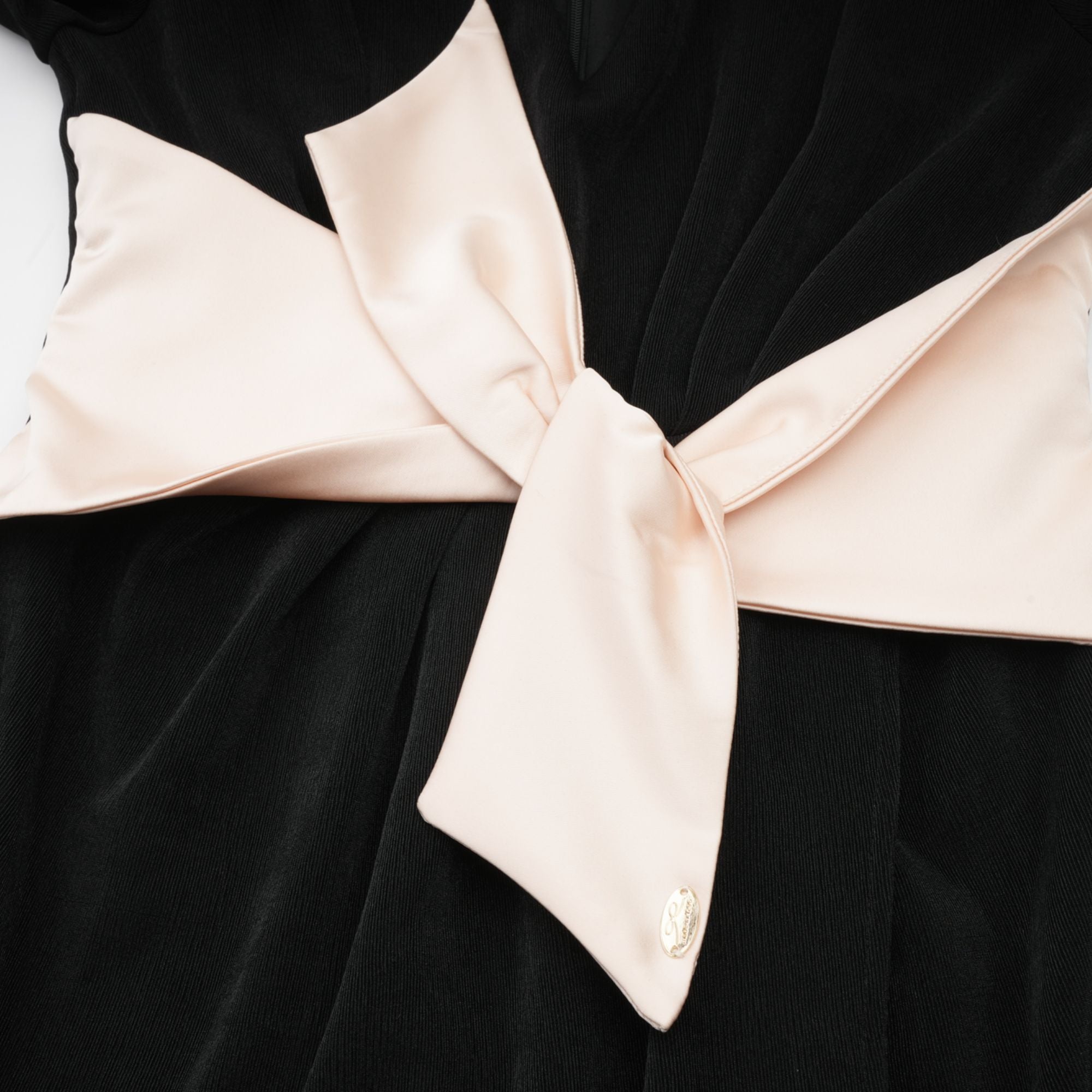 Karine contrast-color bowknot v-neck maxi dress (Final Sale-US Only)