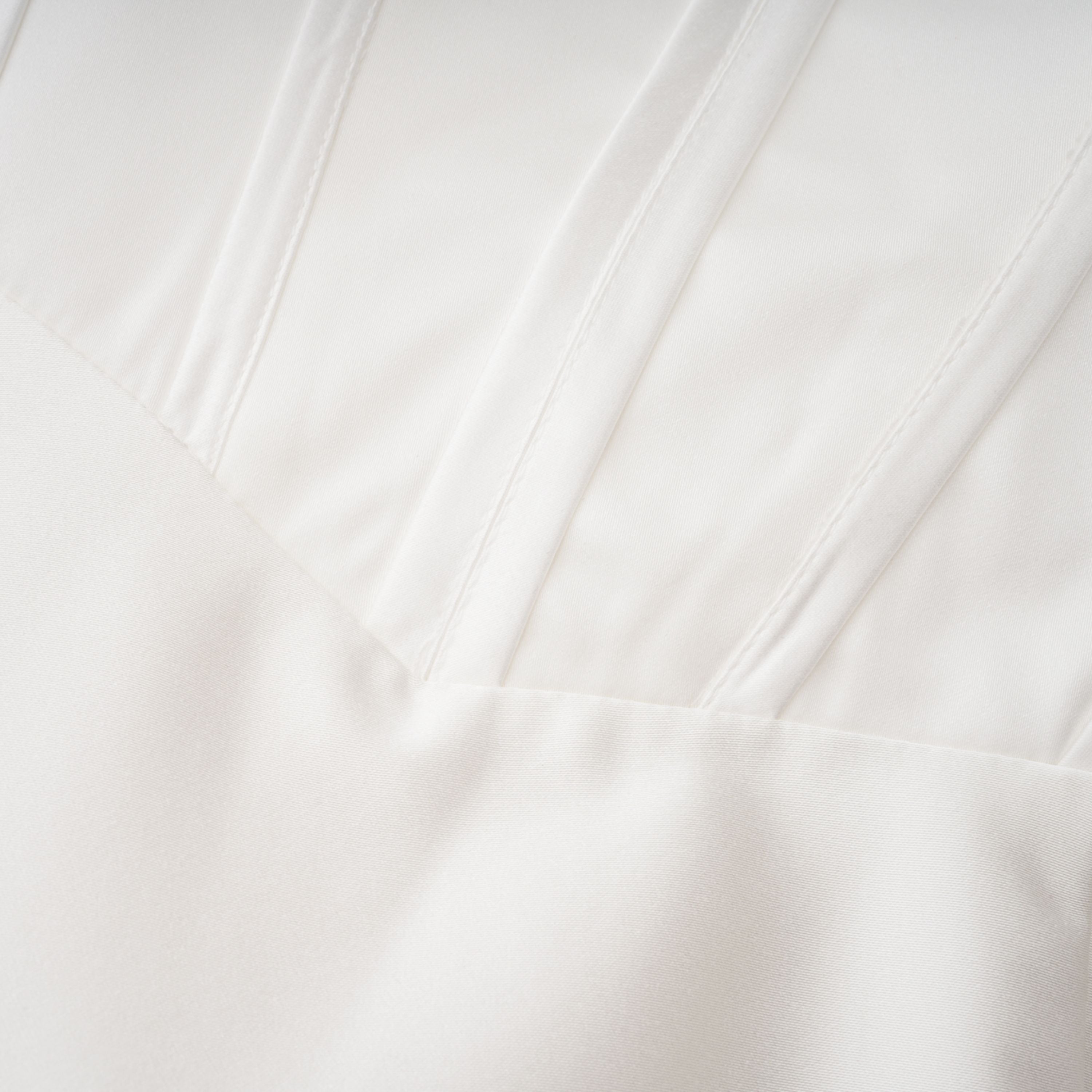 Víctor White Off-Shoulder Lace Panel Maxi Dress