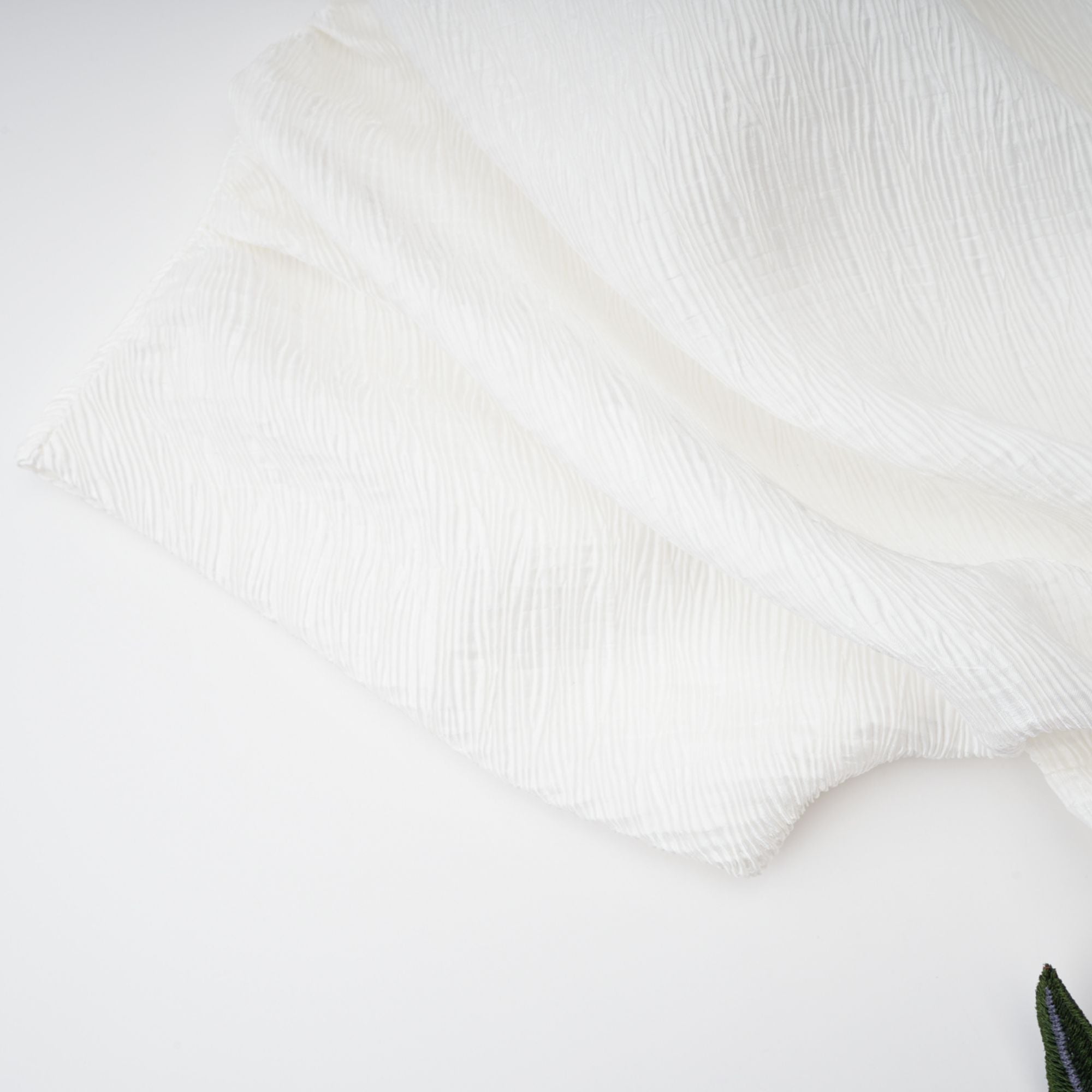 Pétale White Rose Appliqué Maxi Dress