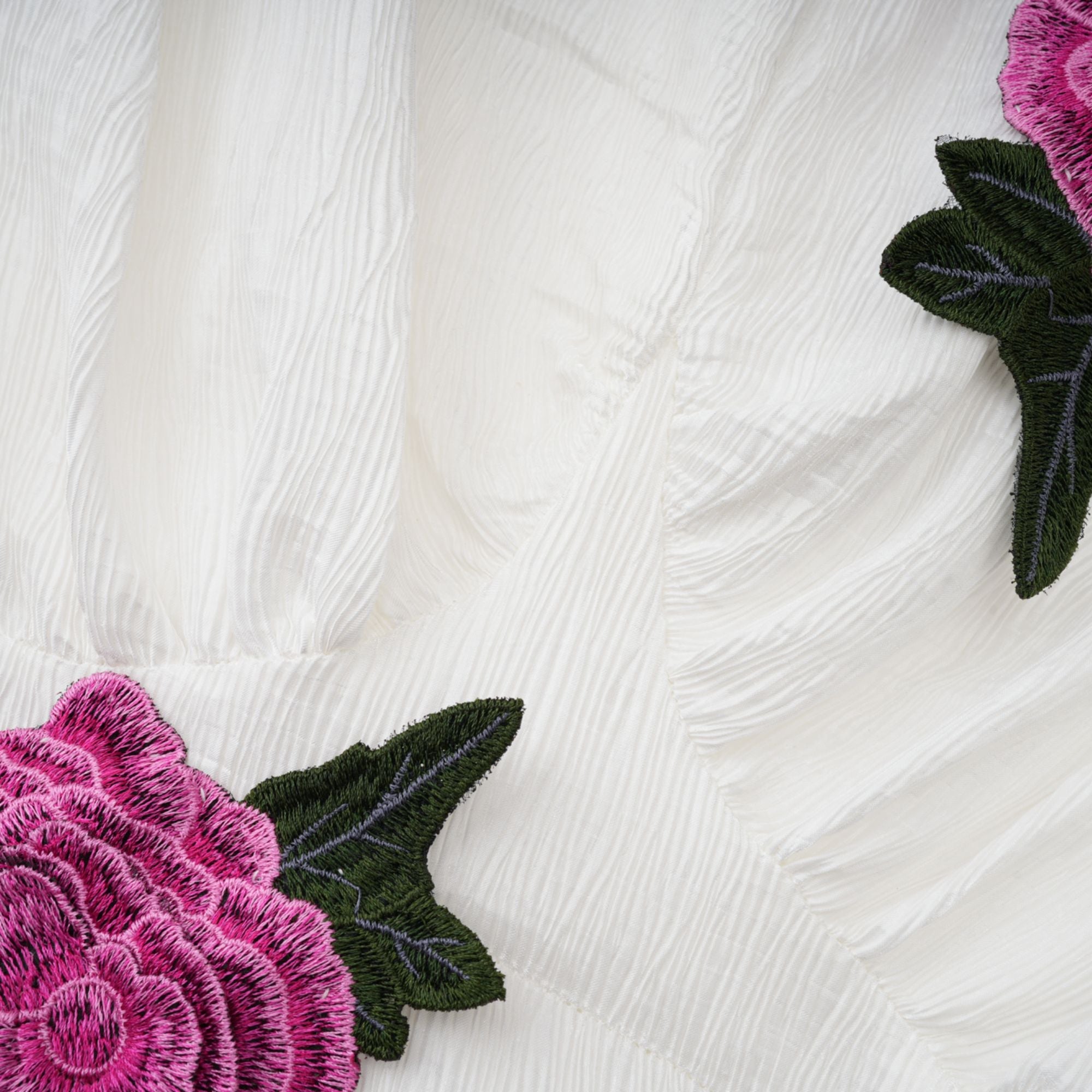 Pétale White Rose Appliqué Maxi Dress